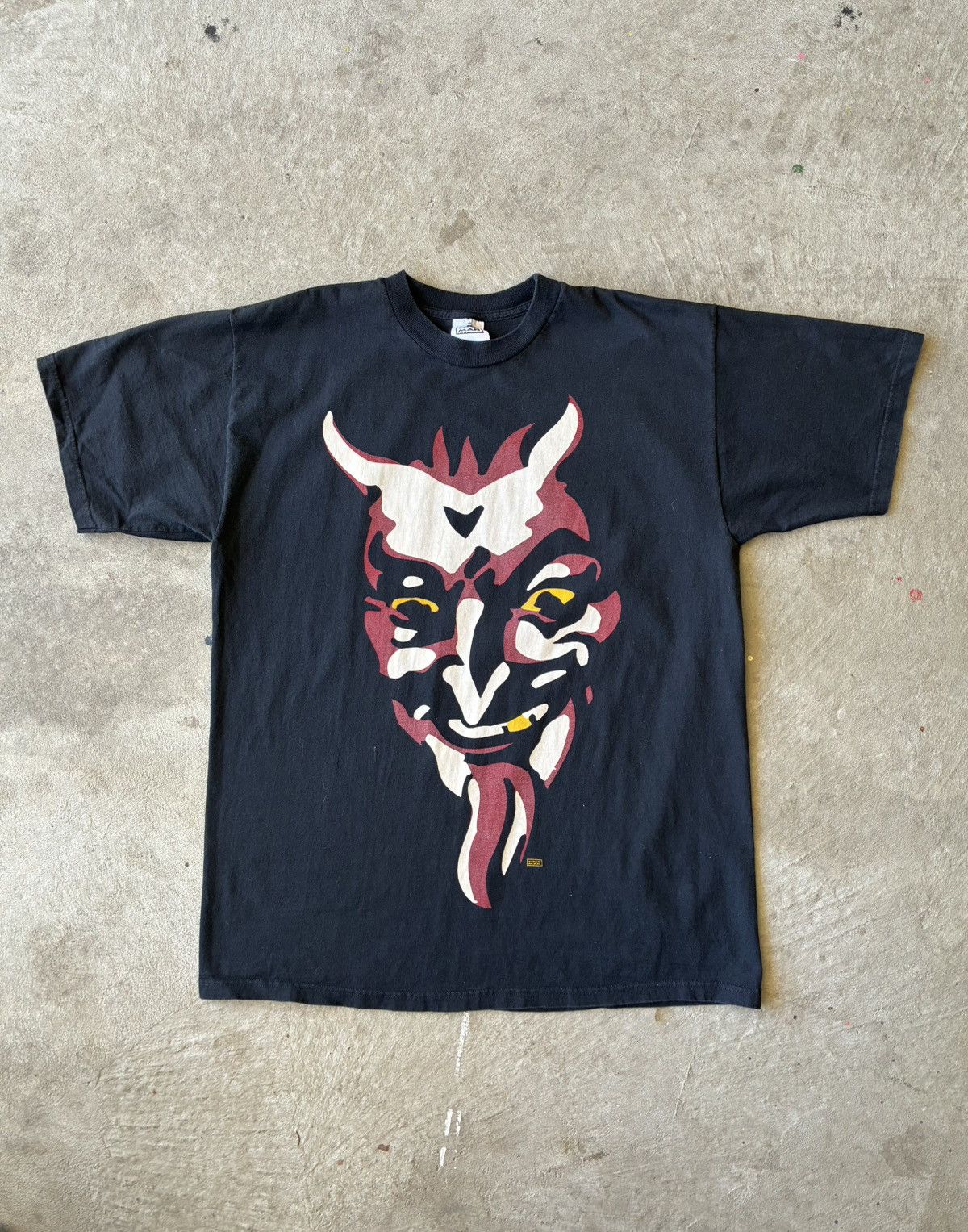 Vintage Vintage 90s Nice Man No Place Like Hell Devil Shirt Size US XL / EU 56 / 4 - 2 Thumbnail