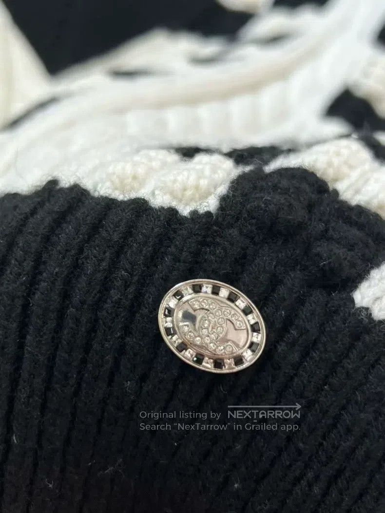 Gucci Gucci Black and white checkerboard knitted V-neck sweater Size XS / US 0-2 / IT 36-38 - 3 Thumbnail