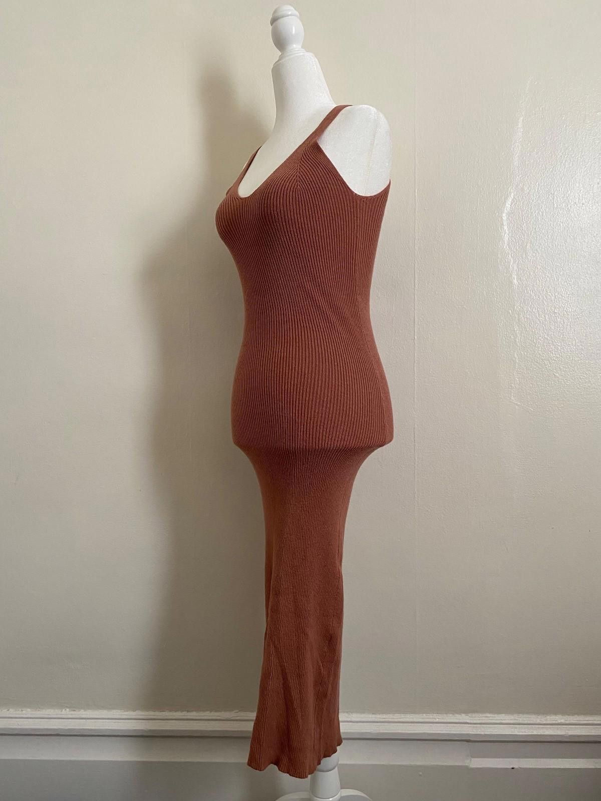 Other DRESS FORM Knit Midi Dress in Rose (SMALL) Size S / US 4 / IT 40 - 6 Thumbnail