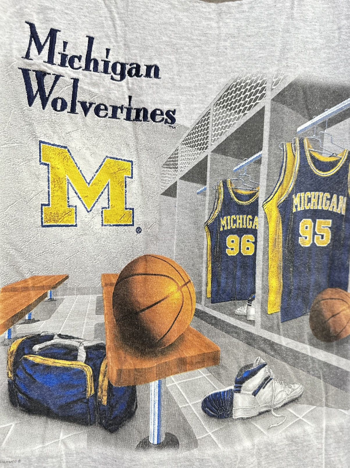 NBA × Vintage Vintage 90s Nba Michigan Wolverines Faded Tee Size US L / EU 52-54 / 3 - 2 Thumbnail