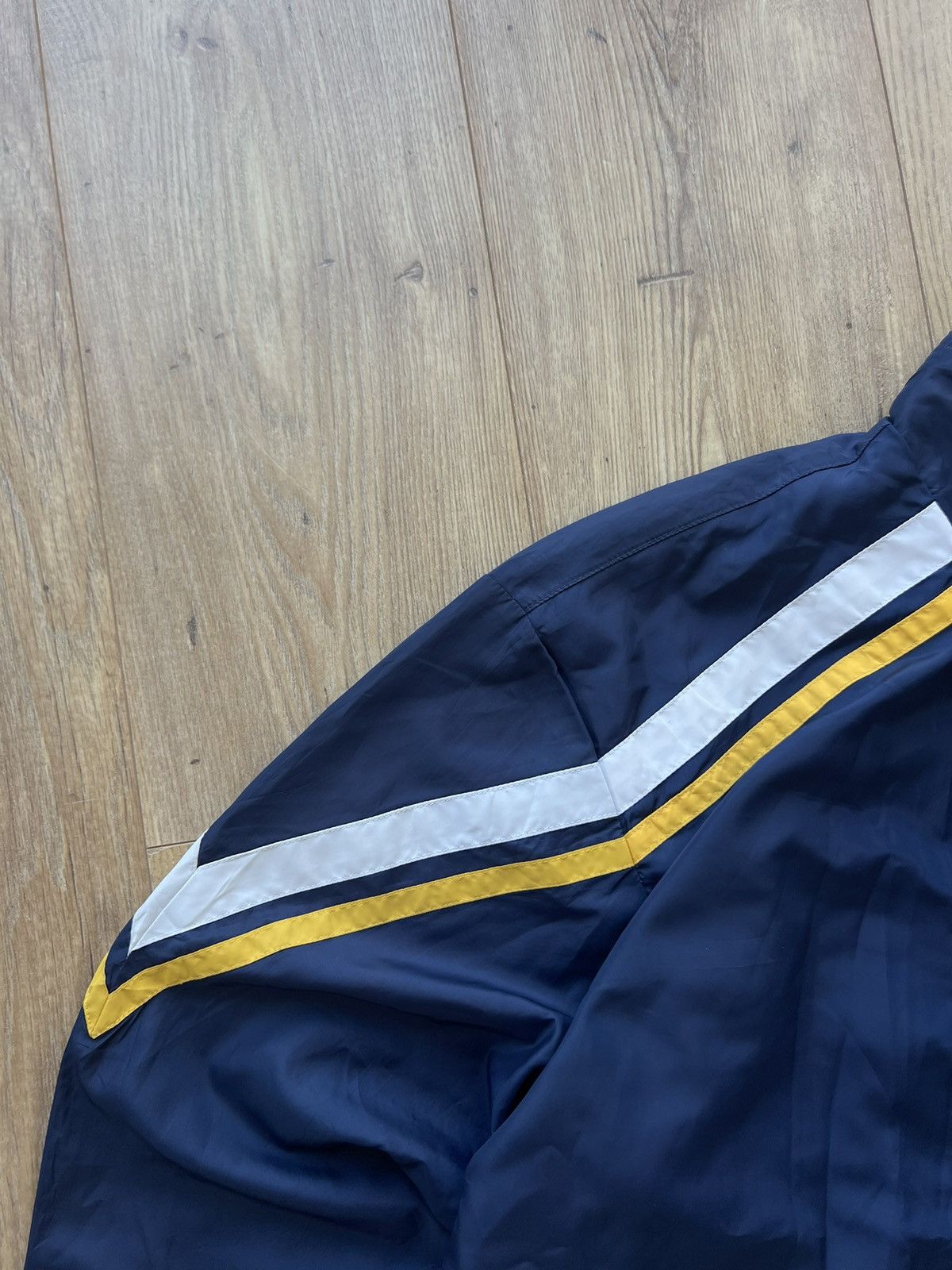 Nike 00’s NIKE RARE SWOOSH LOGO VINTAGE TRACK JACKET Size US M / EU 48-50 / 2 - 5 Thumbnail