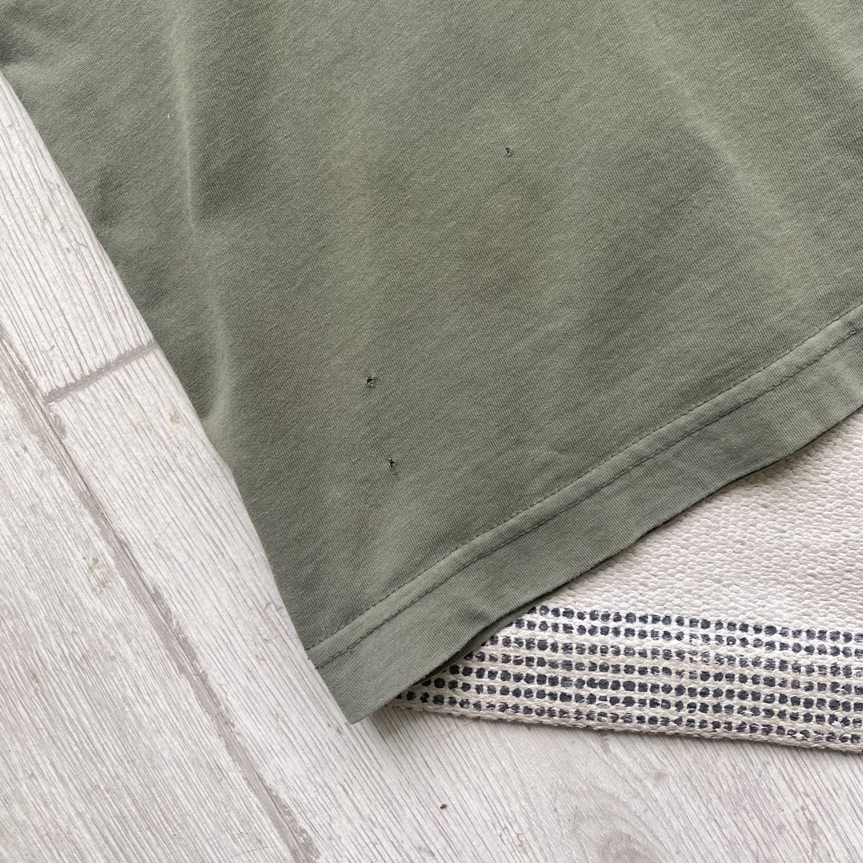 Quiksilver 🏄🏼‍♂️ Thrashed Vintage 90s Quiksilver tee V-neck Surfer Size US XL / EU 56 / 4 - 4 Thumbnail