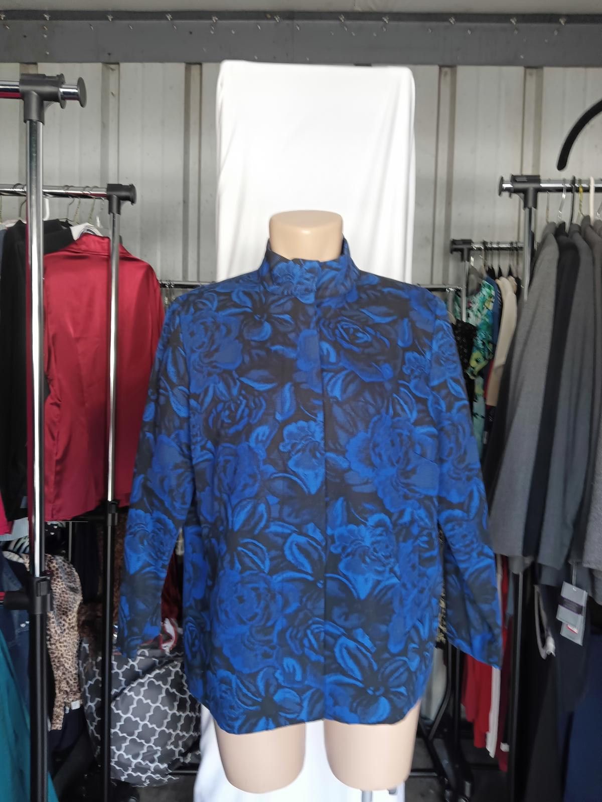 Designer Stylish Floral Print Blouse by J New York - Size M Size M / US 6-8 / IT 42-44 - 1 Thumbnail