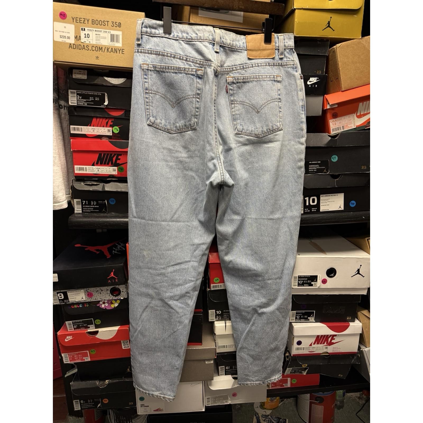 Levi's Levi's 550 -- 36 x 30 -- Size US 36 / EU 52 - 2 Thumbnail