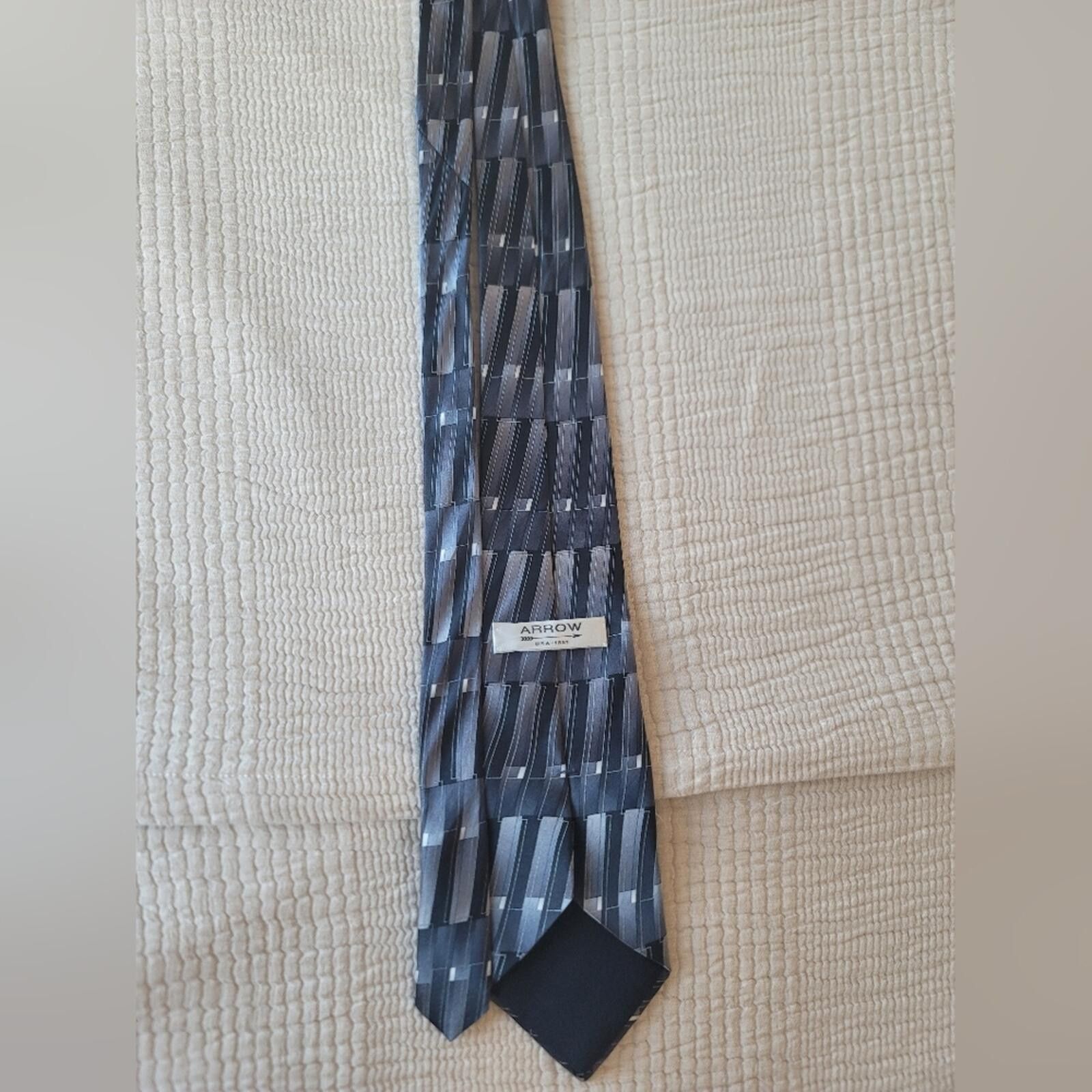 Arrow Arrow Black and Gray 100% Imported Silk Contemporary Tie Size ONE SIZE - 3 Thumbnail