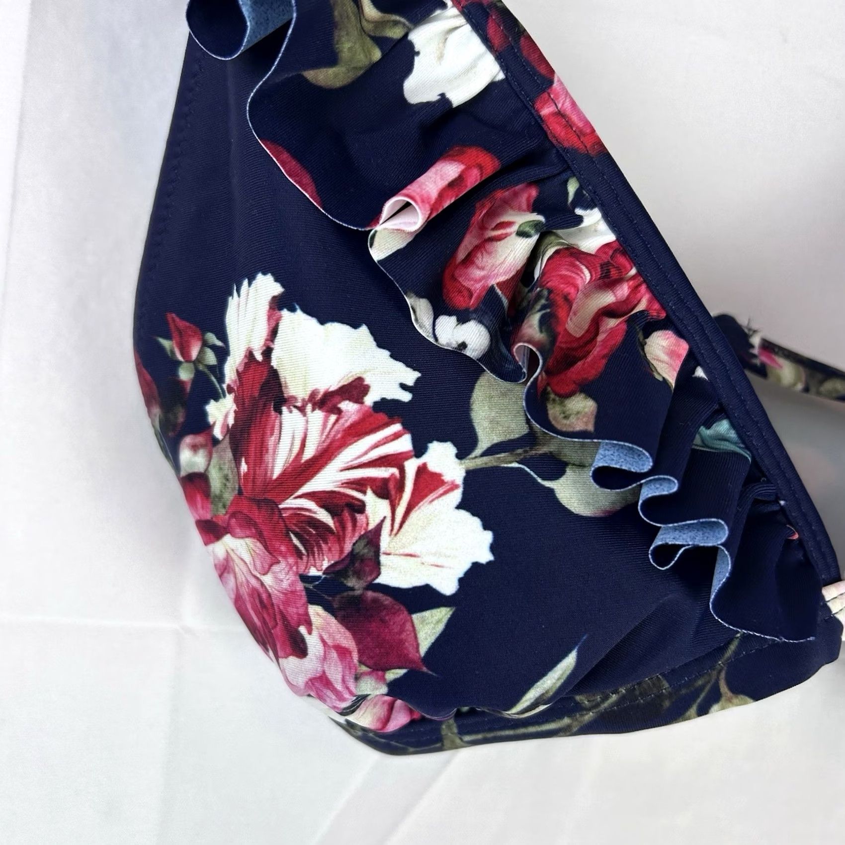 Vintage Cupshe Bikini Top Blue Navy Floral Ruffle M Size M / US 6-8 / IT 42-44 - 2 Thumbnail