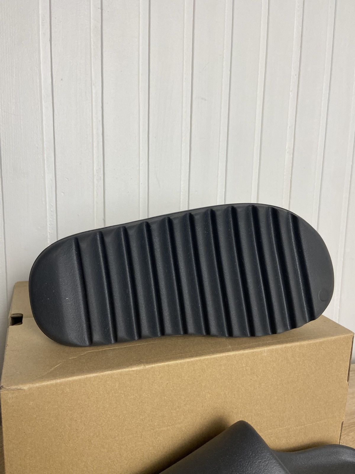Adidas New adidas Yezzy Slide "Onyx" size us8 Size US 8 / EU 41 - 11 Thumbnail