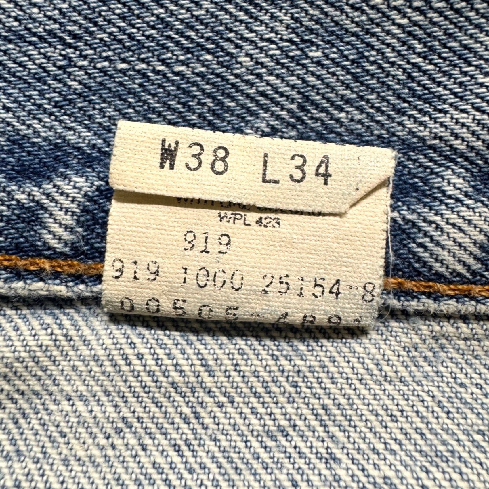 Levi's VINTAGE Levi's 505 Jeans Men 38x34 Straight Light Wash Paper Tag Blue 3555 Mens Regular Blue Straight 34in Inseam Size US 38 / EU 54 - 4 Thumbnail
