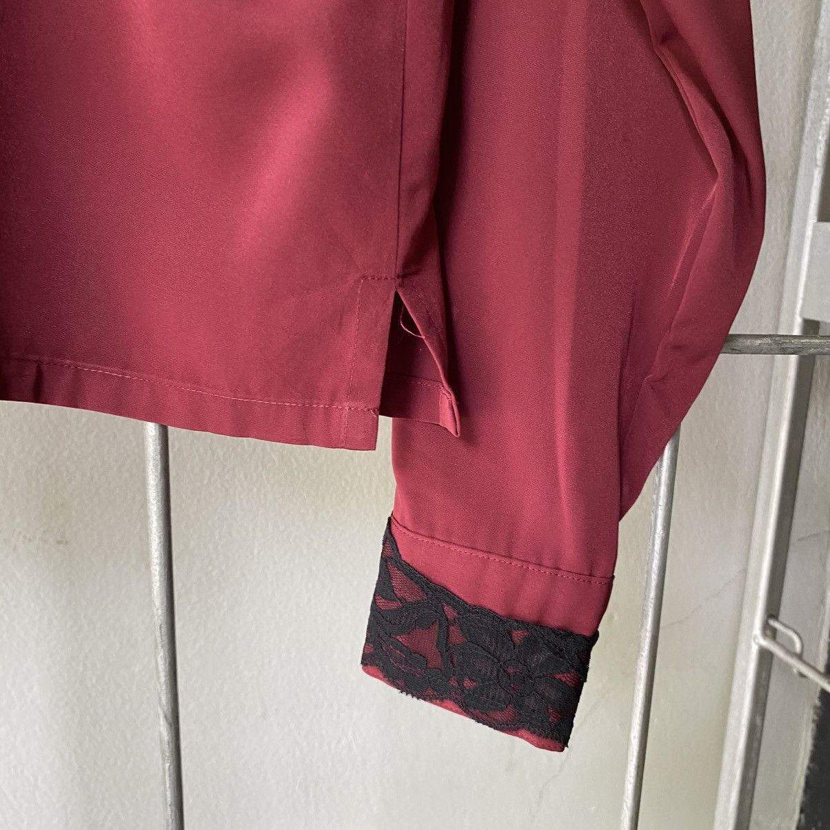 Moschino MOSSCHINO Red Lace Trimmed Shirt Size M / US 6-8 / IT 42-44 - 11 Thumbnail