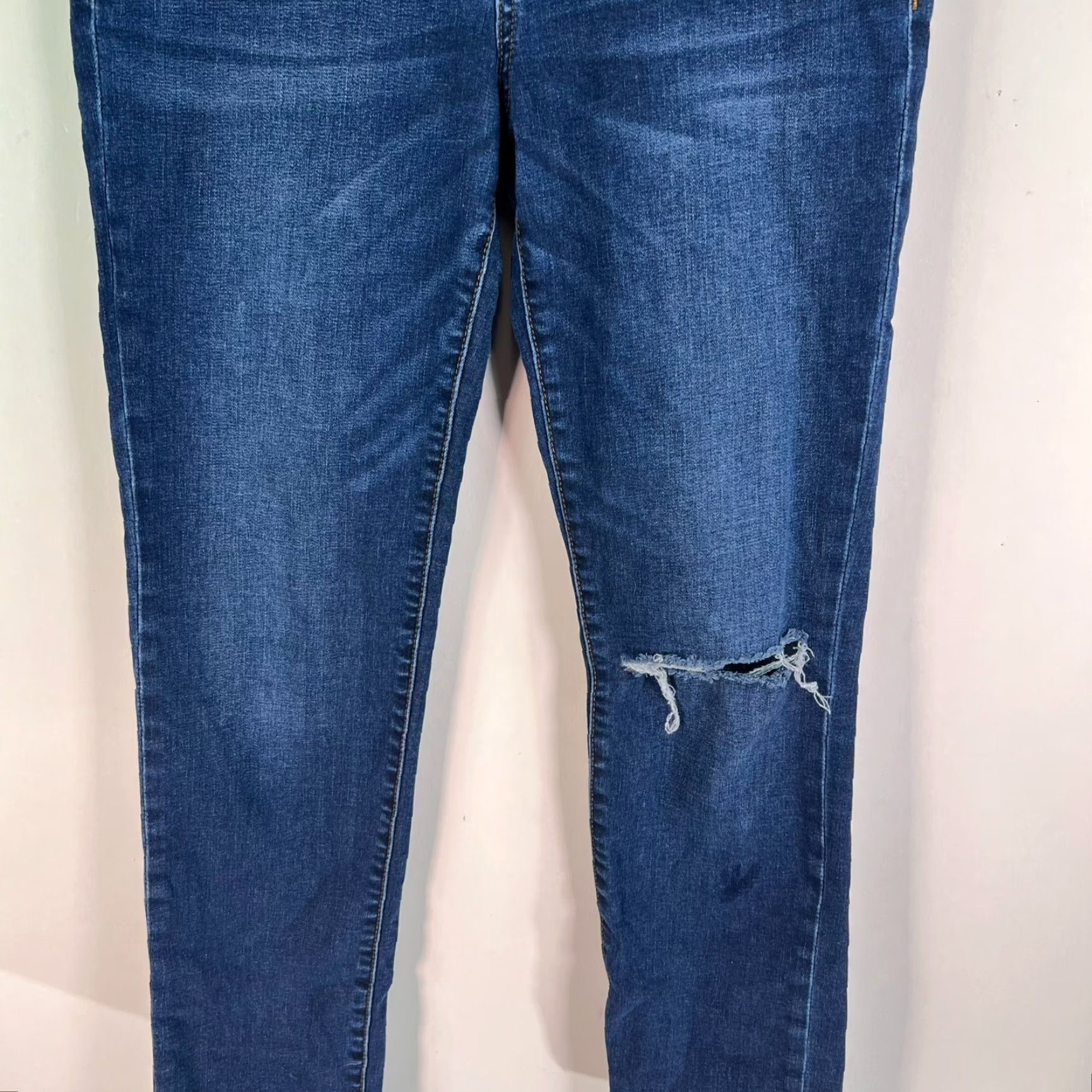 Vintage VINTAGE Kut From The Kloth Jeans Distressed Blue 30x30 Women 4 Bootcut 5-Pocket Denim Jeans Womens Classic Fit Size 27" / US 4 / IT 40 - 3 Thumbnail