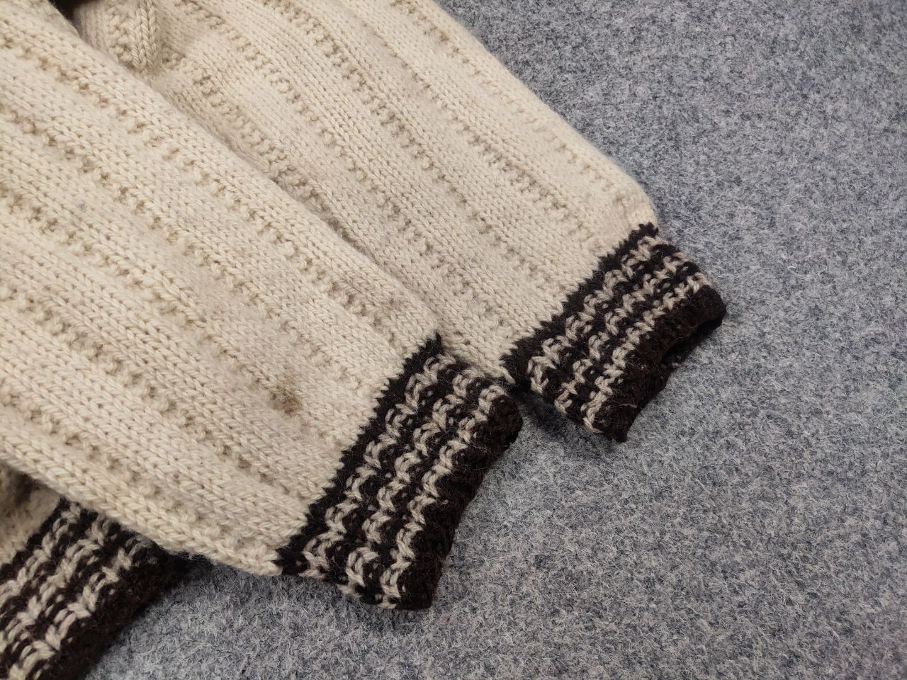 Vintage Vintage 50-60's Hand Knit Wool Crew chek Sweater skier Logo Size US S / EU 44-46 / 1 - 9 Thumbnail