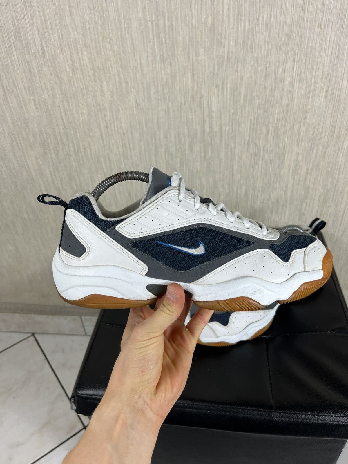 Nike Vintage Nike y2k retro small central swoosh sneakers shoes Size US 8 / EU 41 - 3 Thumbnail