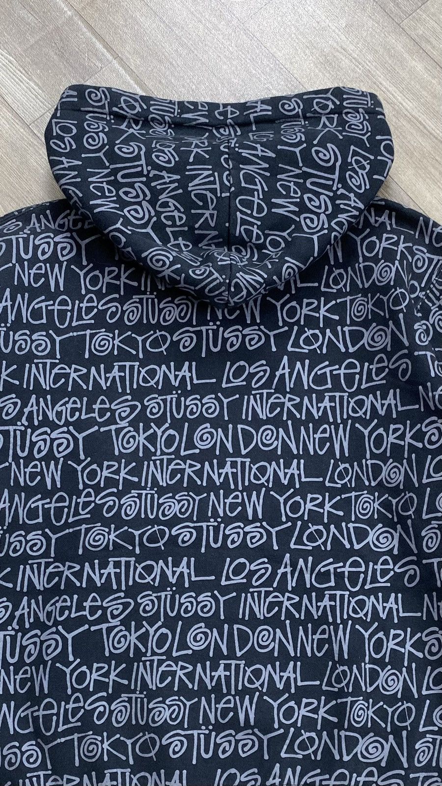 Stussy 00s Stussy World Tour Monogram Logo Pull Over Hoodie Japan Size US S / EU 44-46 / 1 - 13 Thumbnail