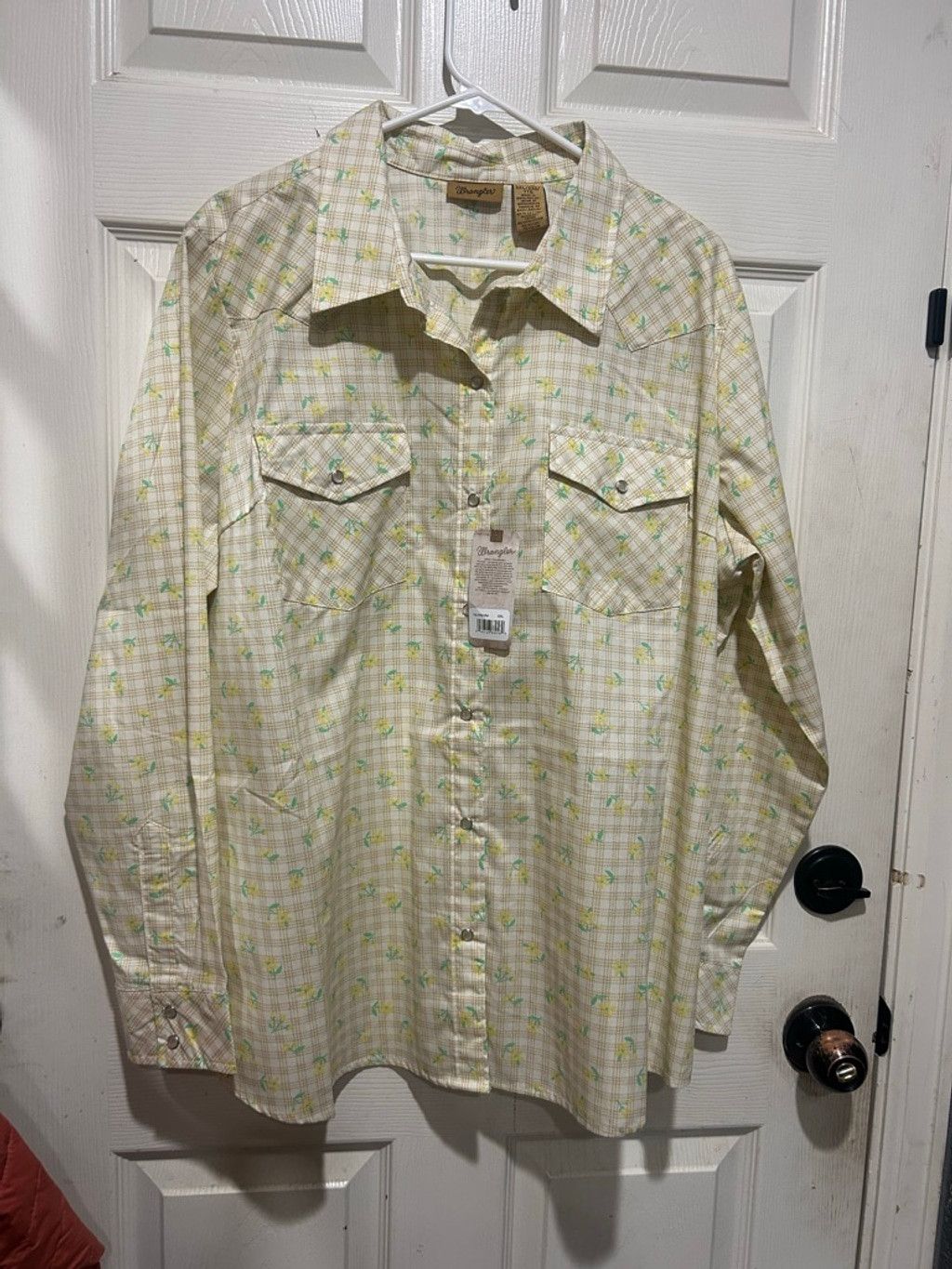 Wrangler Women's Wrangler Plaid Floral Button Down Shirt Plus XXL Size XXL / US 16-18 / IT 52-54 - 1 Thumbnail