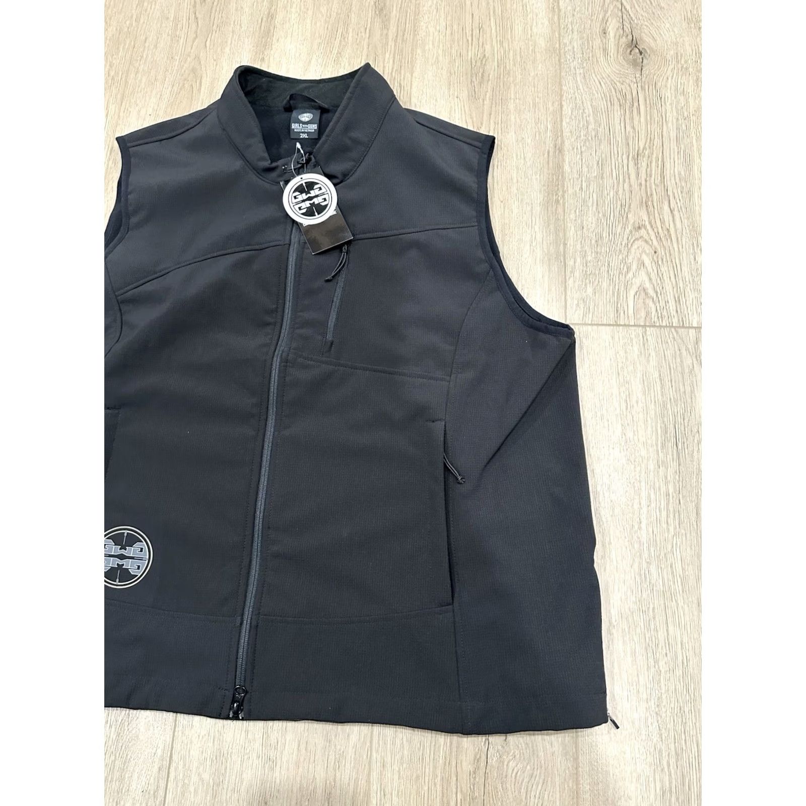 Vintage NWT Women's Girls with Guns Vest 2XL Black Jacket Vest Women's 2XL Black Zip Pockets Quick Dry Wind-Resistant Zippered Pockets Size XXL / US 16-18 / IT 52-54 - 2 Thumbnail