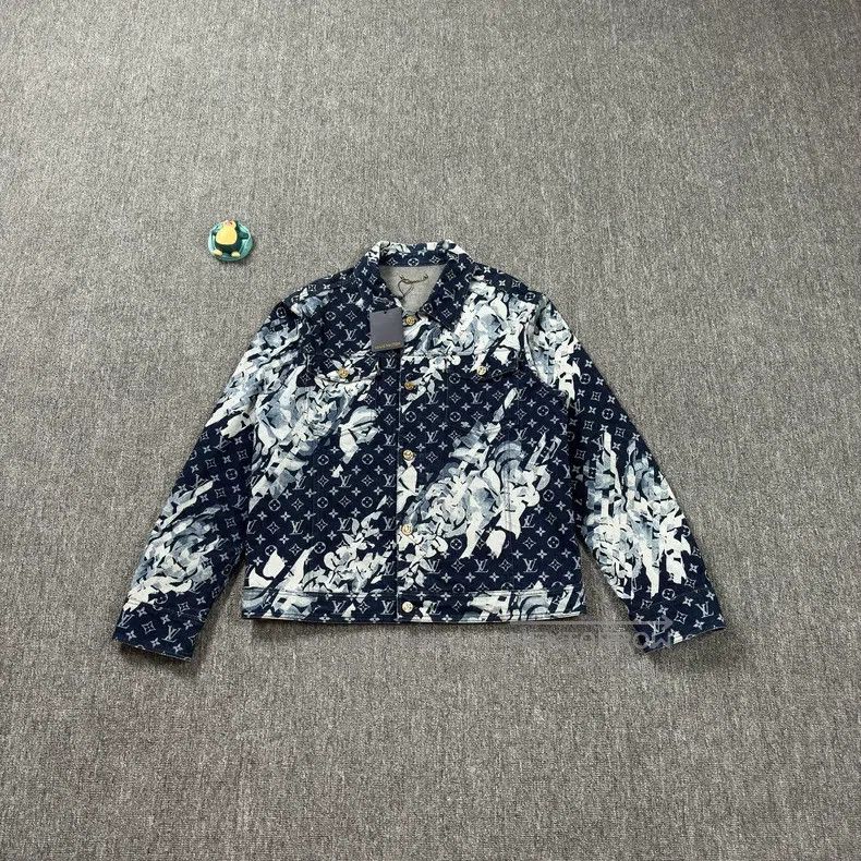 Louis Vuitton Louis Vuitton 24 styles of seaweed printed blue denim jack Size US L / EU 52-54 / 3 - 1 Thumbnail