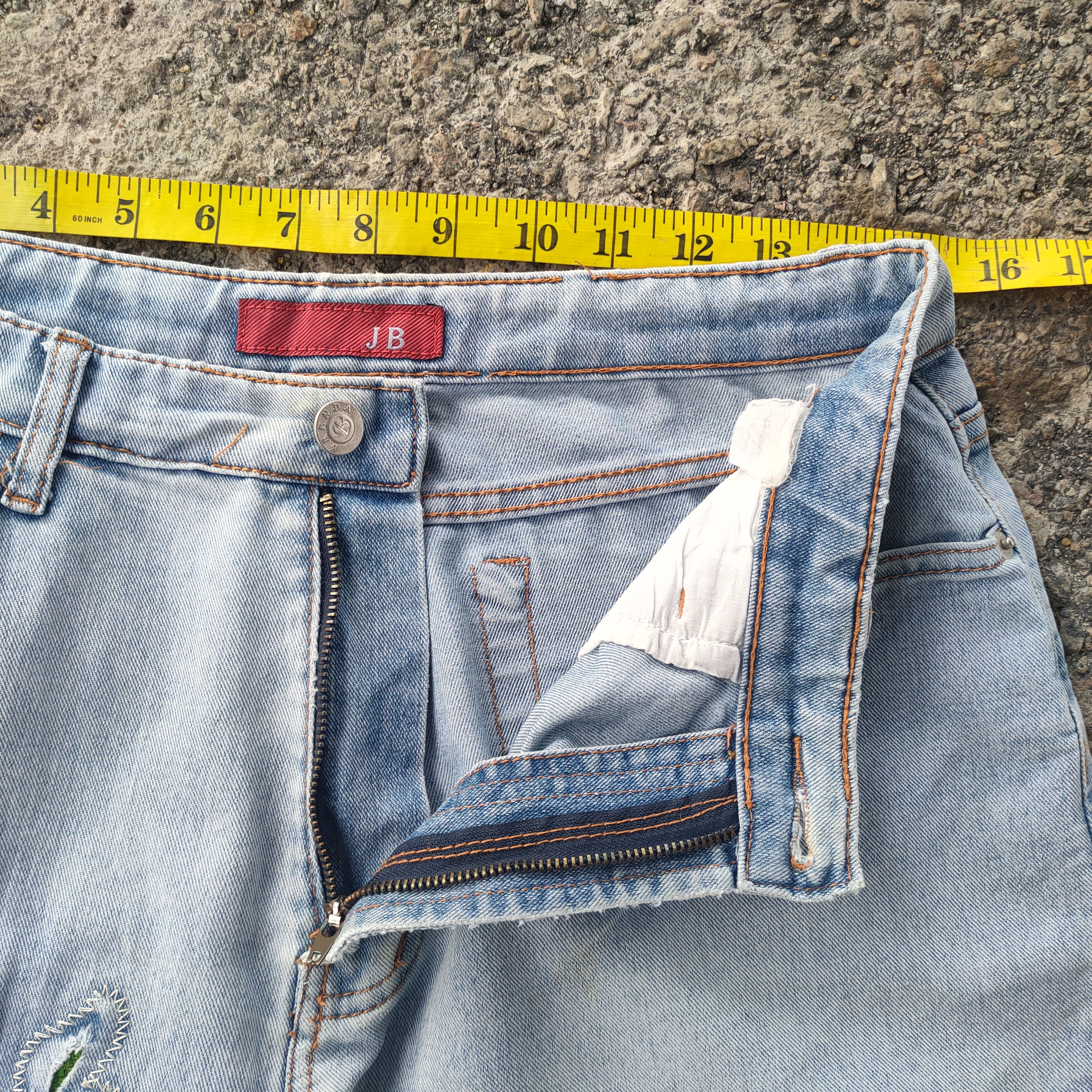 Japanese Brand FLARE VINTAGE JAPANESE EMBROIDERED FLOWER JEANS DENIM PANTS Size US 30 / EU 46 - 8 Thumbnail