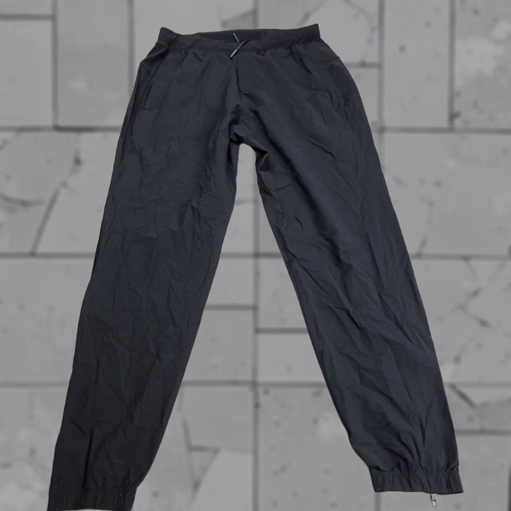 Lululemon Lululemon Pants Mens L Black Surge Jogger LM5956S Size US 33 - 1 Thumbnail
