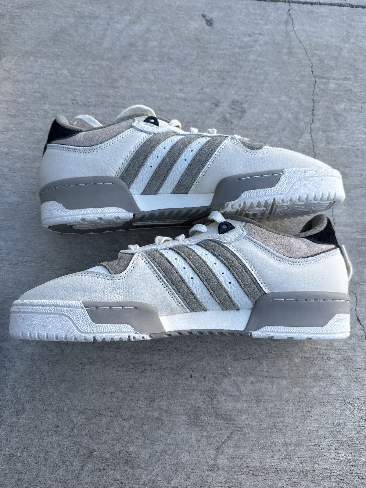 Adidas RIVALRY 86 LOW SHOES Size US 12 / EU 45 - 8 Thumbnail