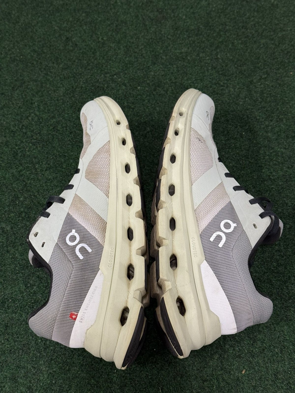 On On Cloudrunner Frost Aloe Size US 7.5 / IT 37.5 - 4 Thumbnail