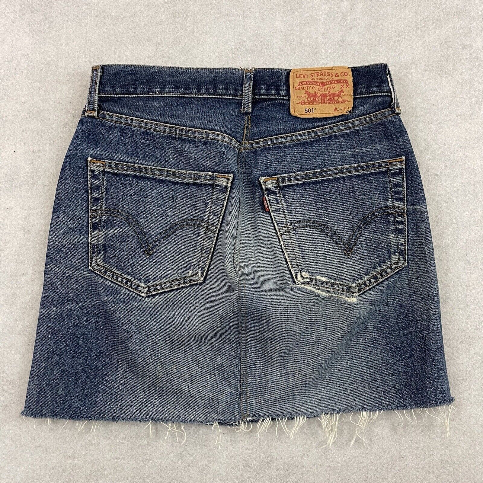 Urban Renewal Urban Outfitters Renewal Levi's 501 Reconstructed Skirt M Size 28" / US 6 / IT 42 - 4 Thumbnail