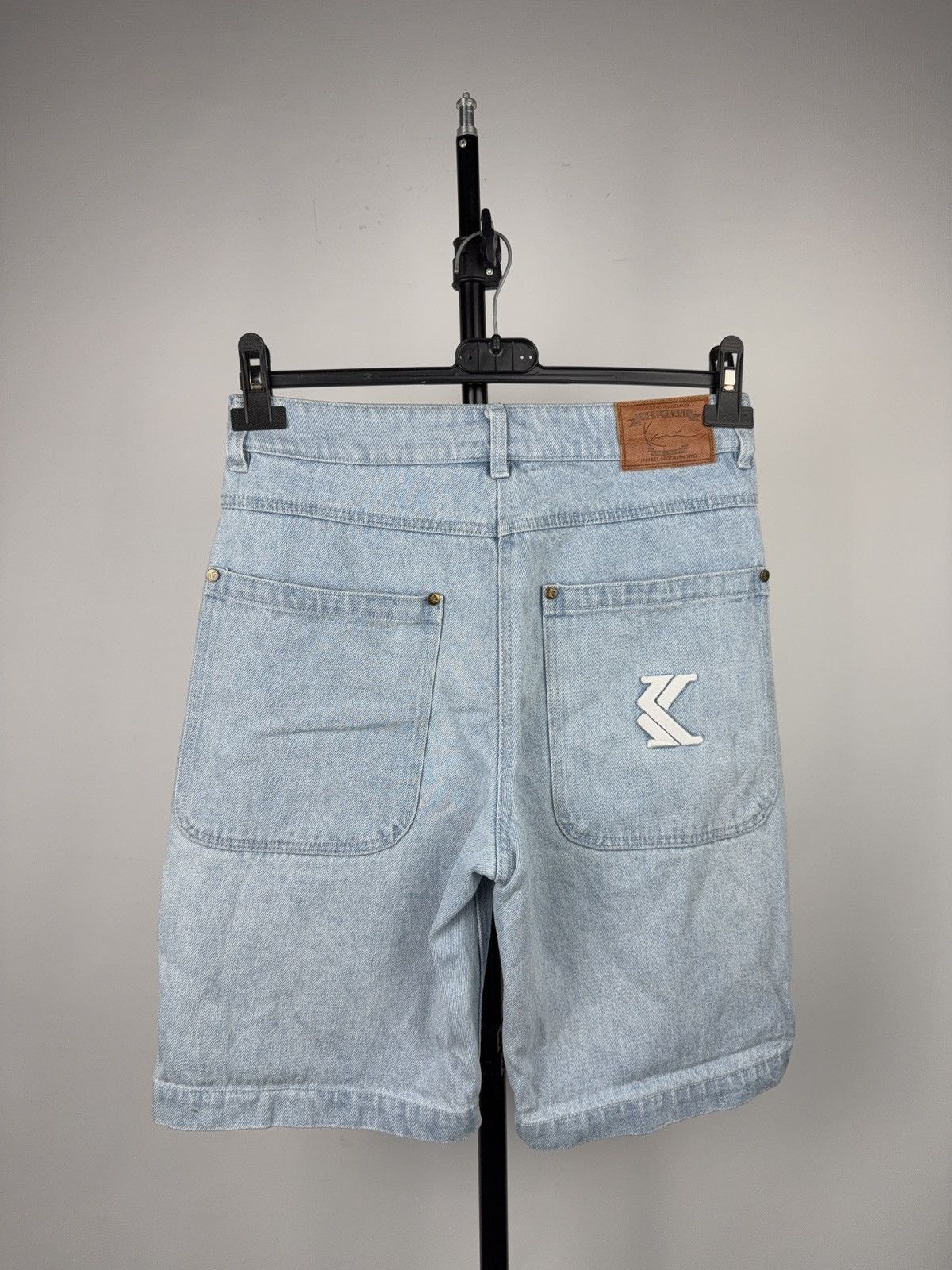 Karl Kani Luxury Karl Kani Y2K SK8 Big Logo Denim Shorts Womens XS Size 28" / US 6 / IT 42 - 9 Thumbnail