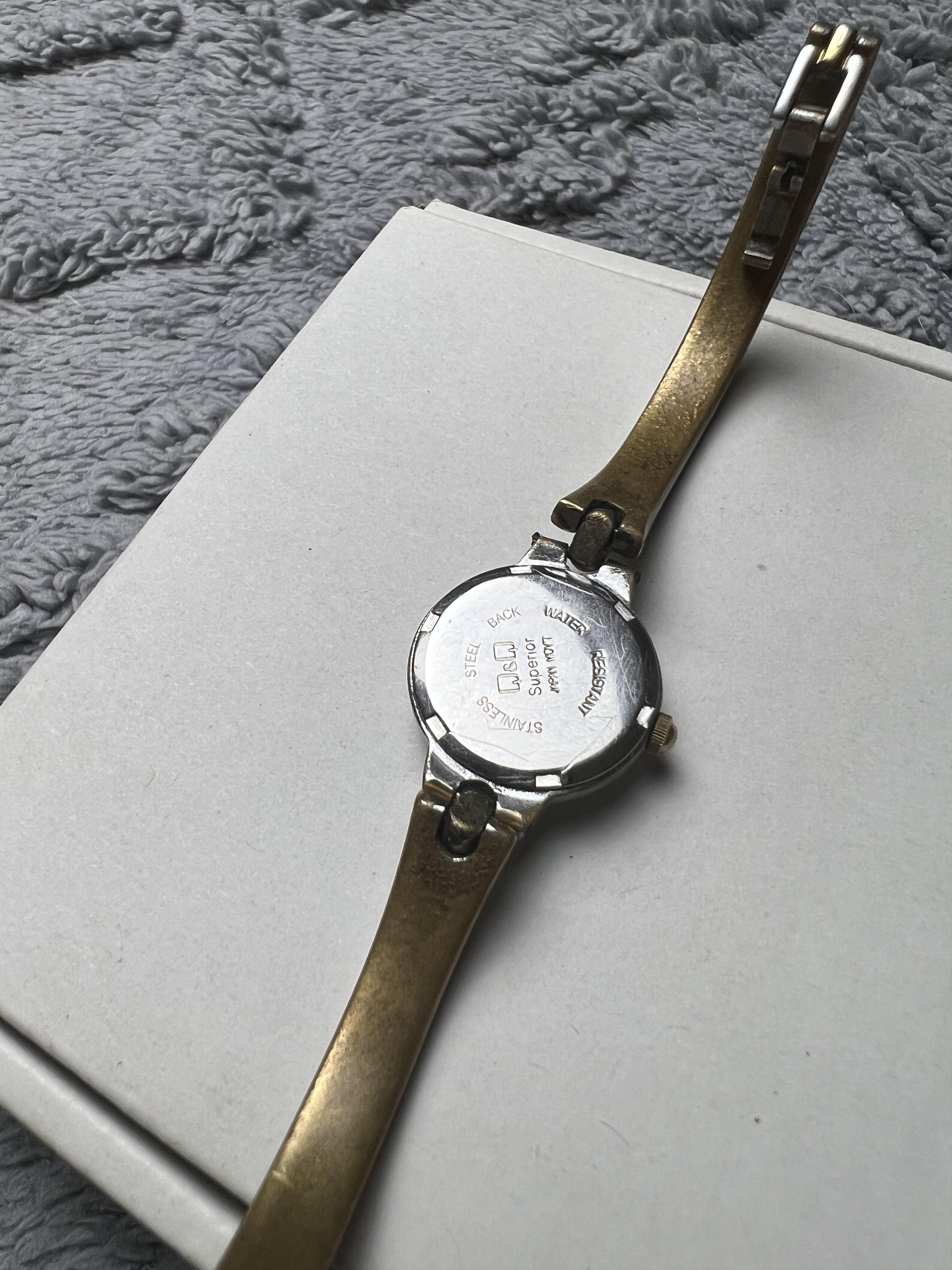 Vintage Futuristic Minimalistic Q&Q Japanese Style Bracelet Watch Size ONE SIZE - 12 Thumbnail