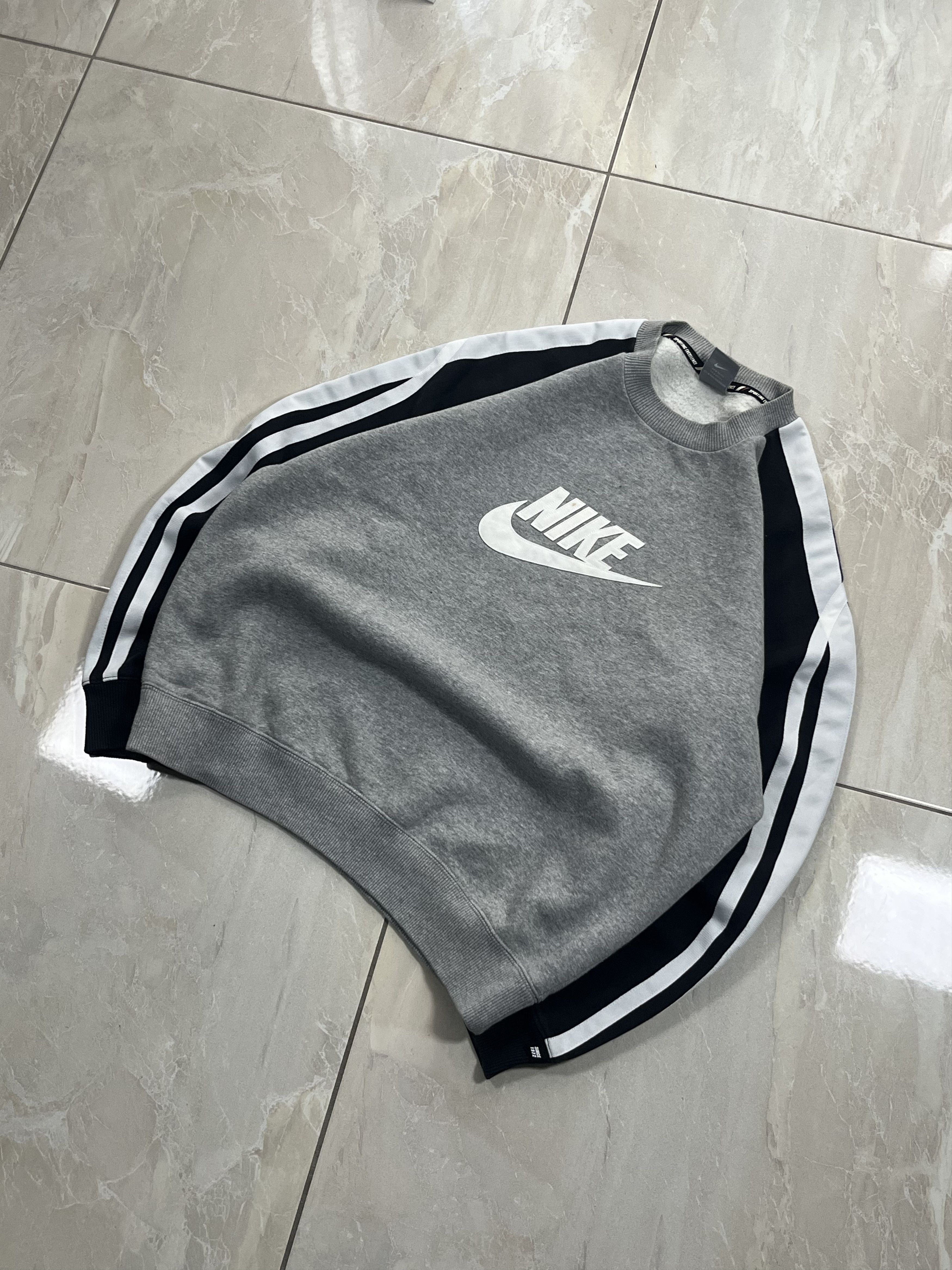 Nike Vintage Sweatshirt Nike Big Logo Swoosh Gray Y2K Streetwear Size US L / EU 52-54 / 3 - 2 Thumbnail