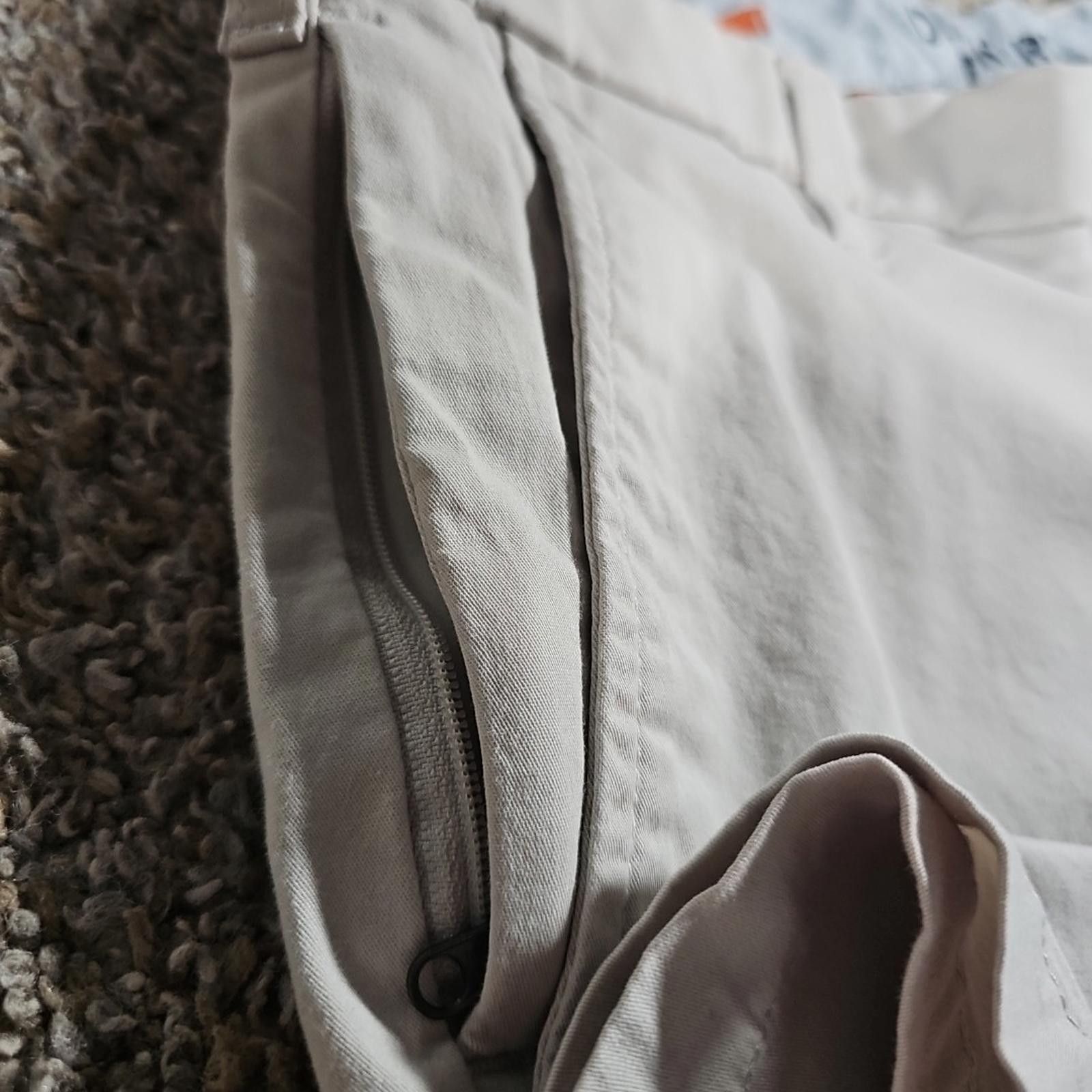 Dockers Dockers Supreme Flex Ultimate Short Sz 38 Beige Shorts Size US 38 / EU 54 - 8 Thumbnail