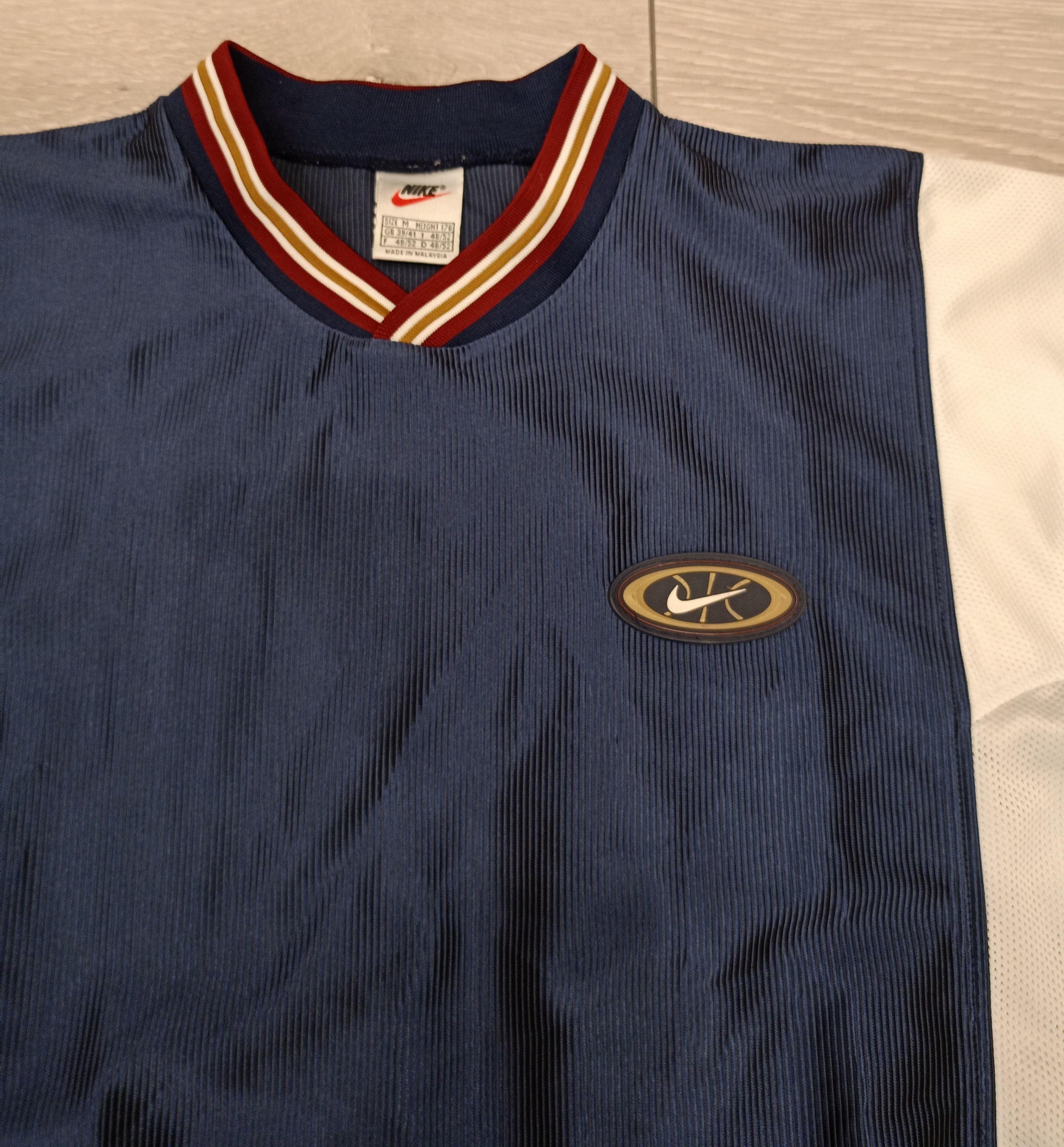 Nike Rare Nike V-Neck Jersey - 90s/Y2K Baggy Fit Streetwear Size US M / EU 48-50 / 2 - 3 Thumbnail