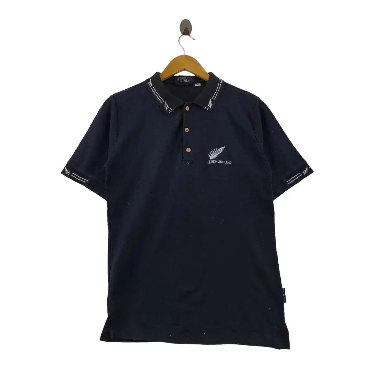 Vintage Vintage PLANET NEW ZEALAND Silvern Fern Flag Polo Tee Shirt Size US M / EU 48-50 / 2 - 1 Thumbnail