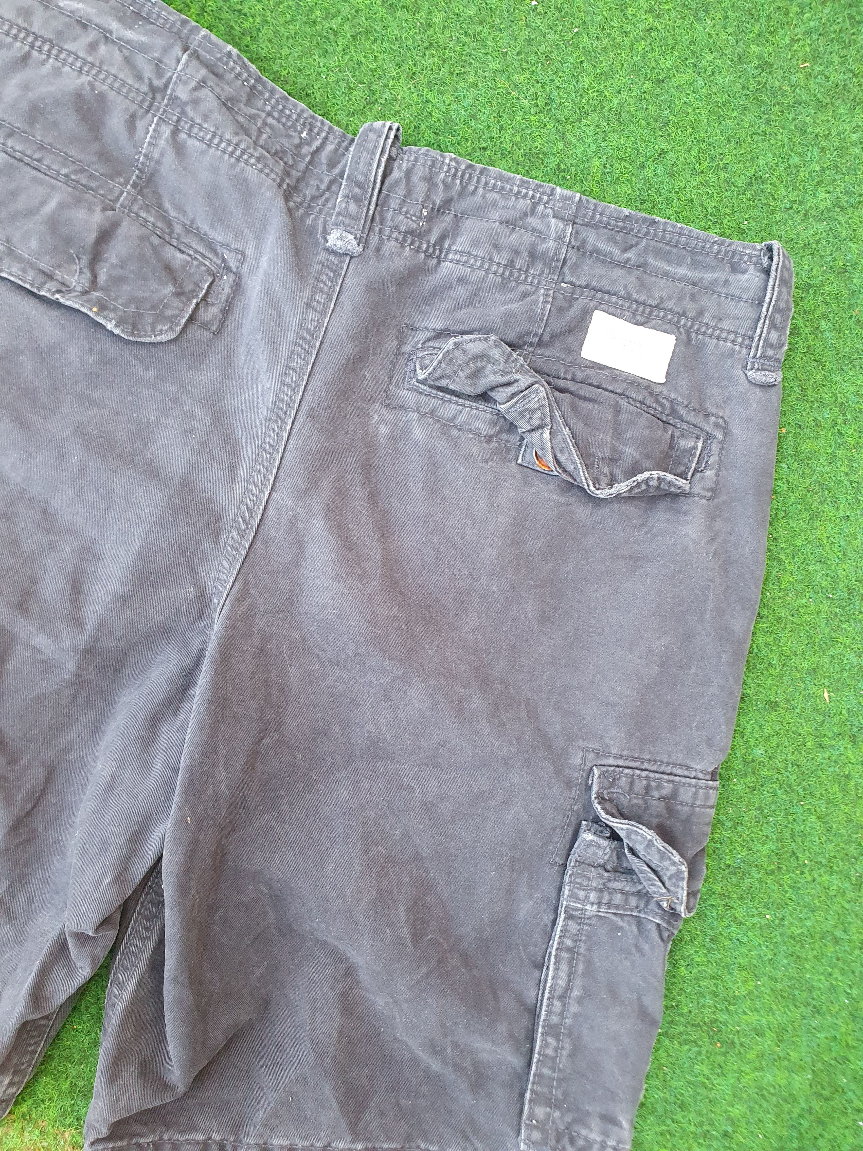 Abercrombie & Fitch Abercrombie & Fitch Heavy Cargo Shorts Size 33 Size US 33 - 17 Thumbnail