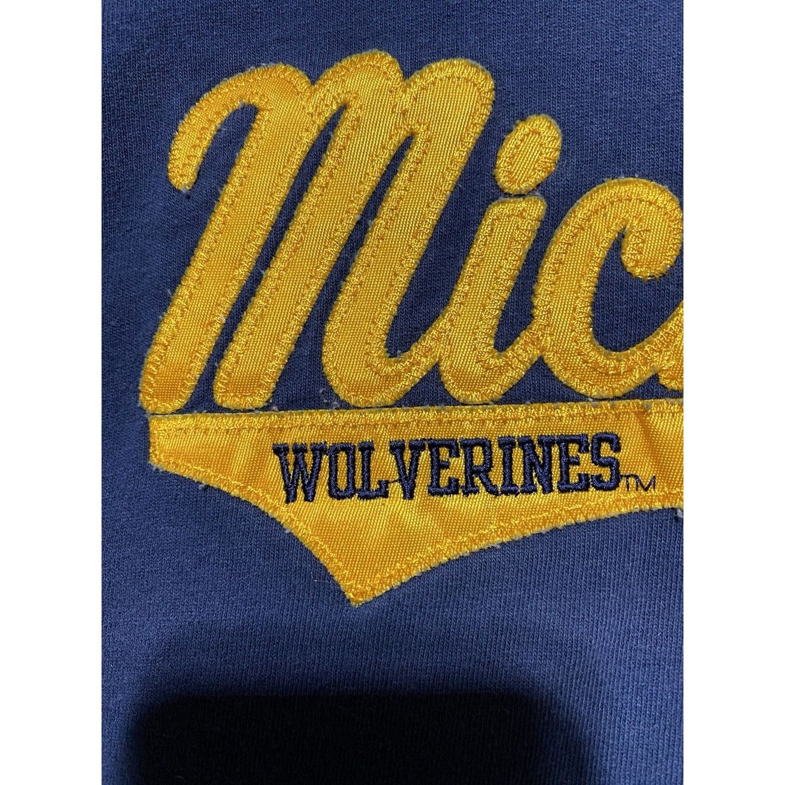 Gildan VINTAGE Gildan Shirt Michigan Patch T-Shirt 2XL Blue Mens Wolverines Crew Neck Short Sleeve Michigan Wolverines Patch Embroidered 2000s Size US XXL / EU 58 / 5 - 2 Thumbnail