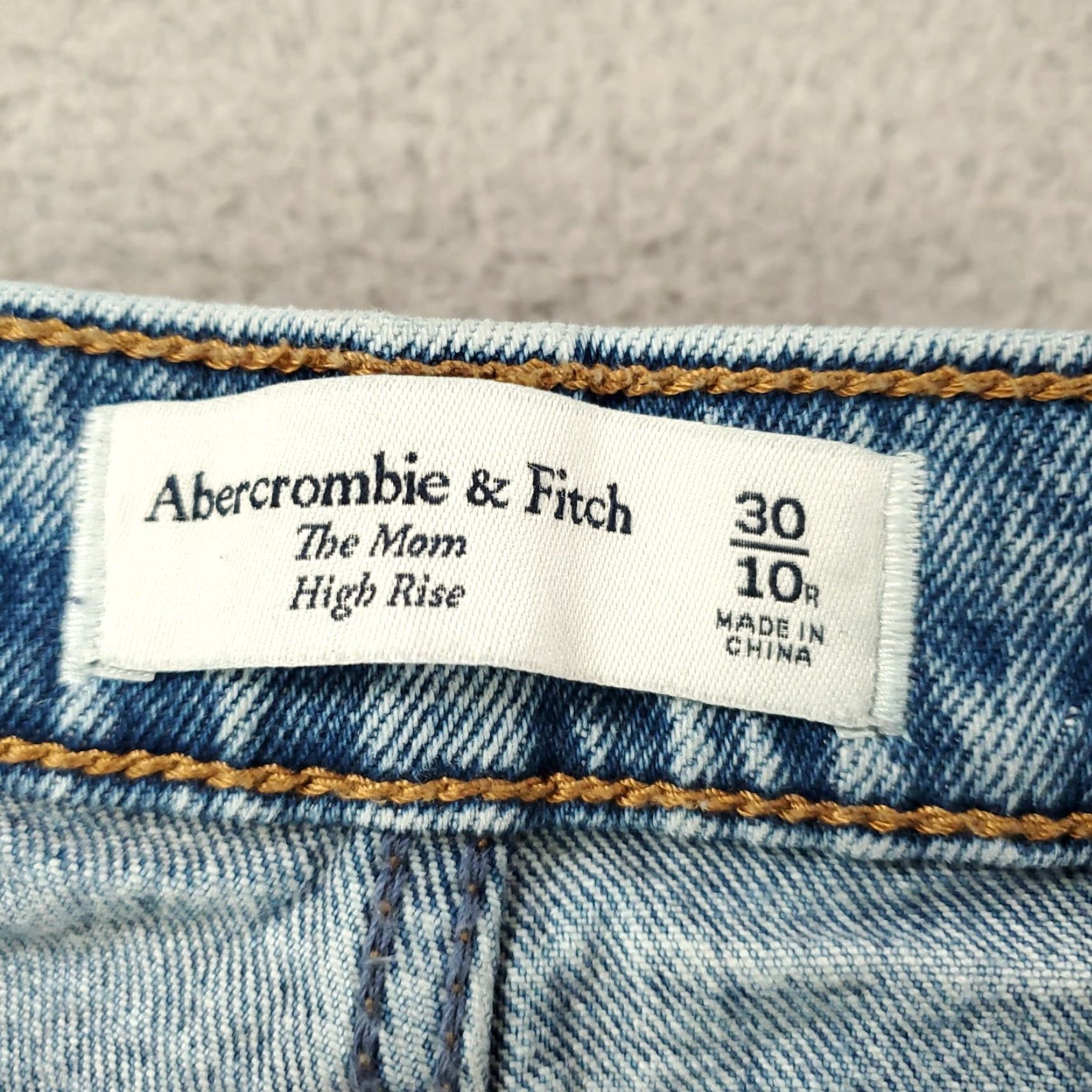 Abercrombie & Fitch VINTAGE Abercrombie & Fitch The Mom High Rise Jeans Size 10 30 R Distressed Denim Size 32" / US 10 / IT 46 - 5 Thumbnail