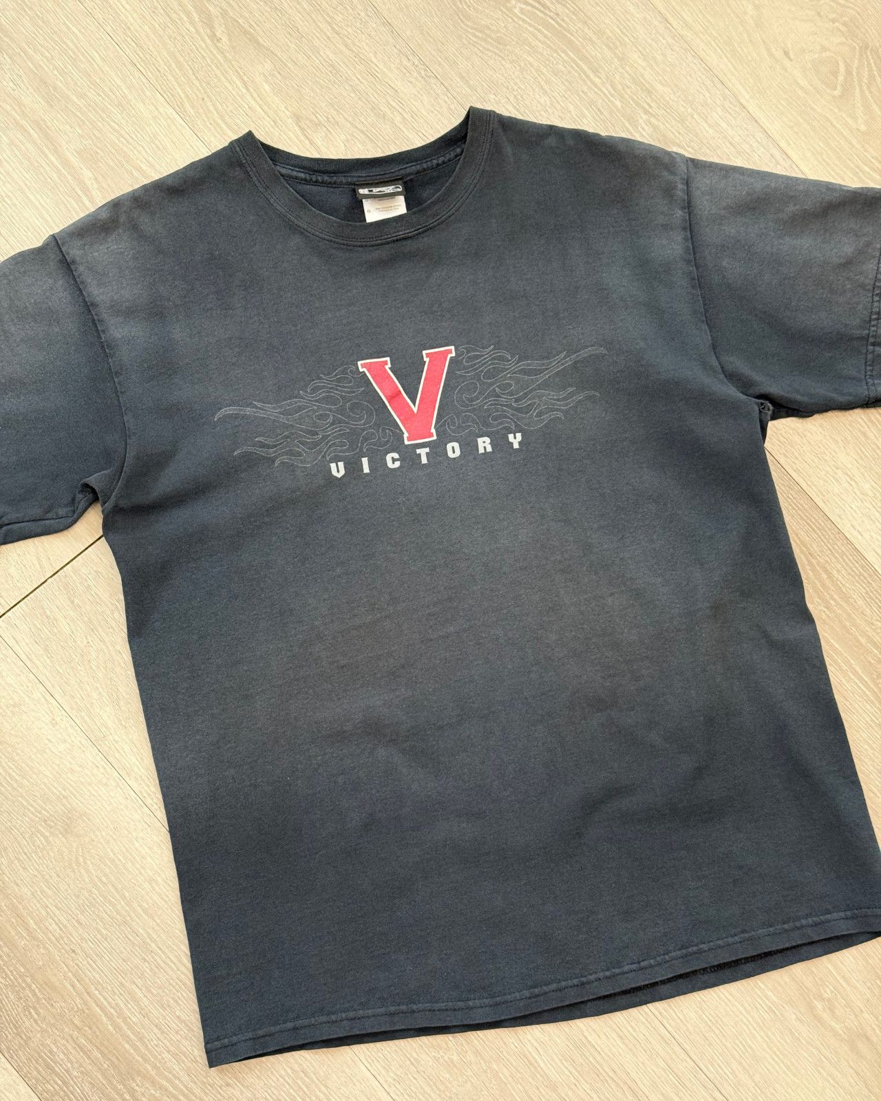 Vintage Vintage Victory Motorcycles Faded T-Shirt - Size Large Size US L / EU 52-54 / 3 - 4 Thumbnail