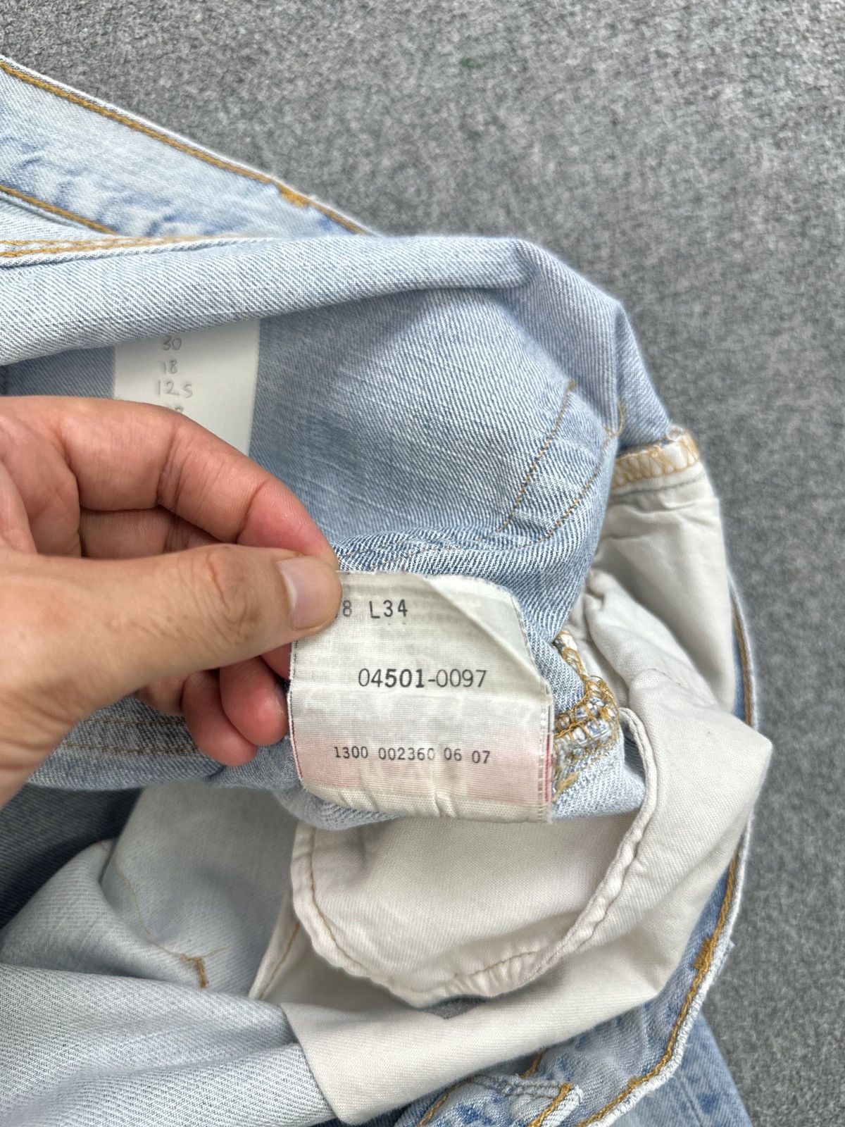 Levi's Vintage Levis 501 Faded Blue Jeans S0003 Size US 37 - 8 Thumbnail