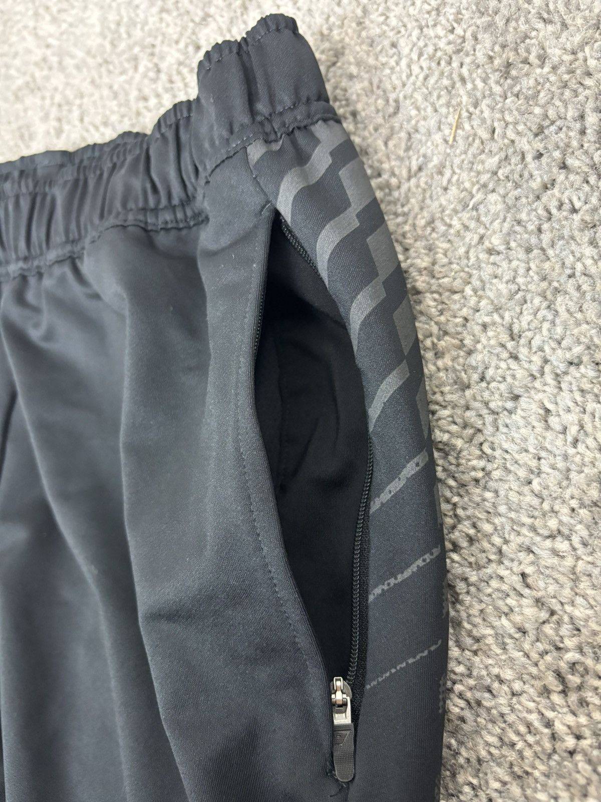 Gymshark Black gymshark sport stripe joggers Size US 30 / EU 46 - 4 Thumbnail