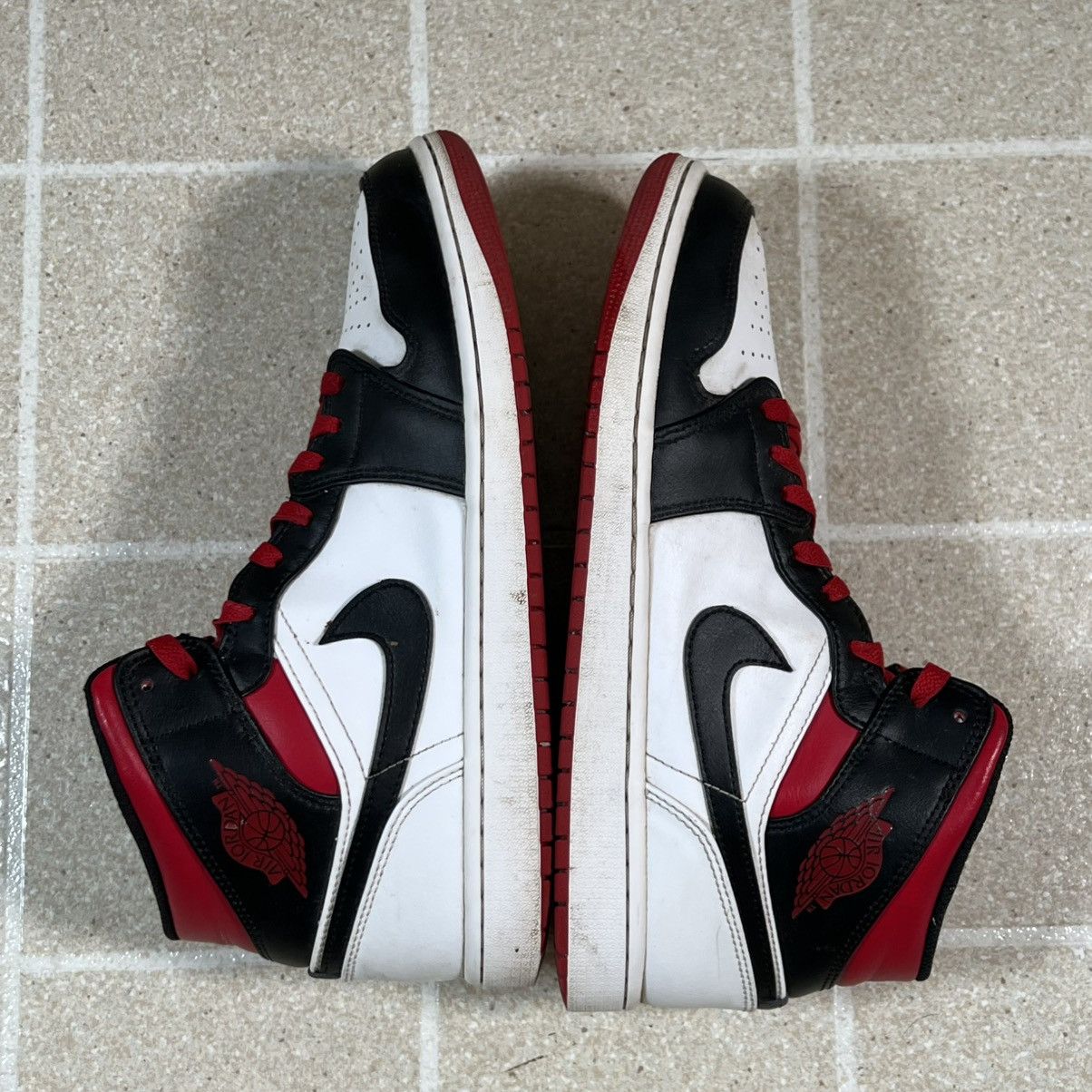 Jordan Brand Jordan Air Jordan 1 Mid Gym Red Black White Leather Mid Top Size US 10.5 / EU 43-44 - 7 Thumbnail