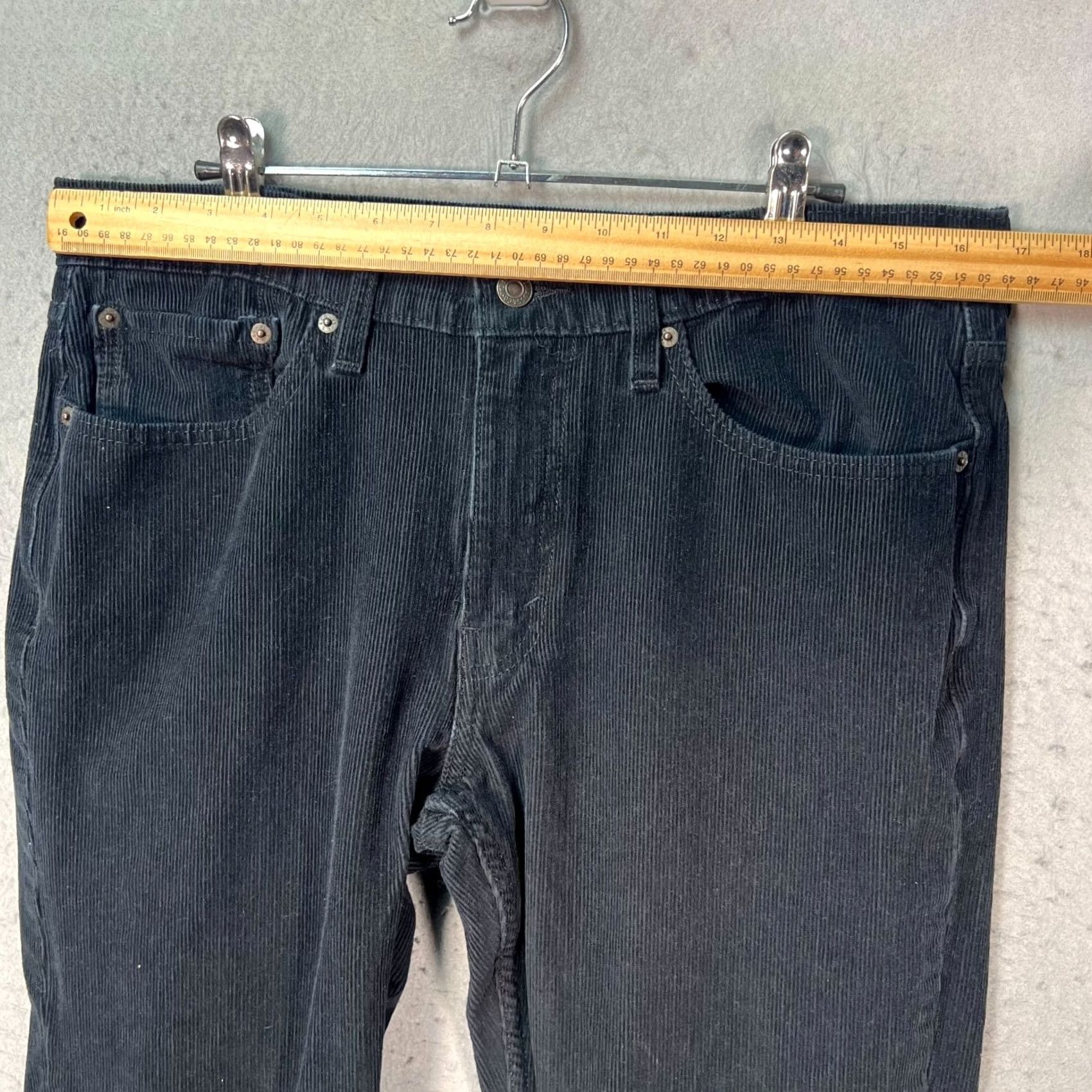 Levi's Levi's 514 Mens Size 33 x 32 Black Corduroy Straight Leg Pants Size US 33 - 6 Thumbnail