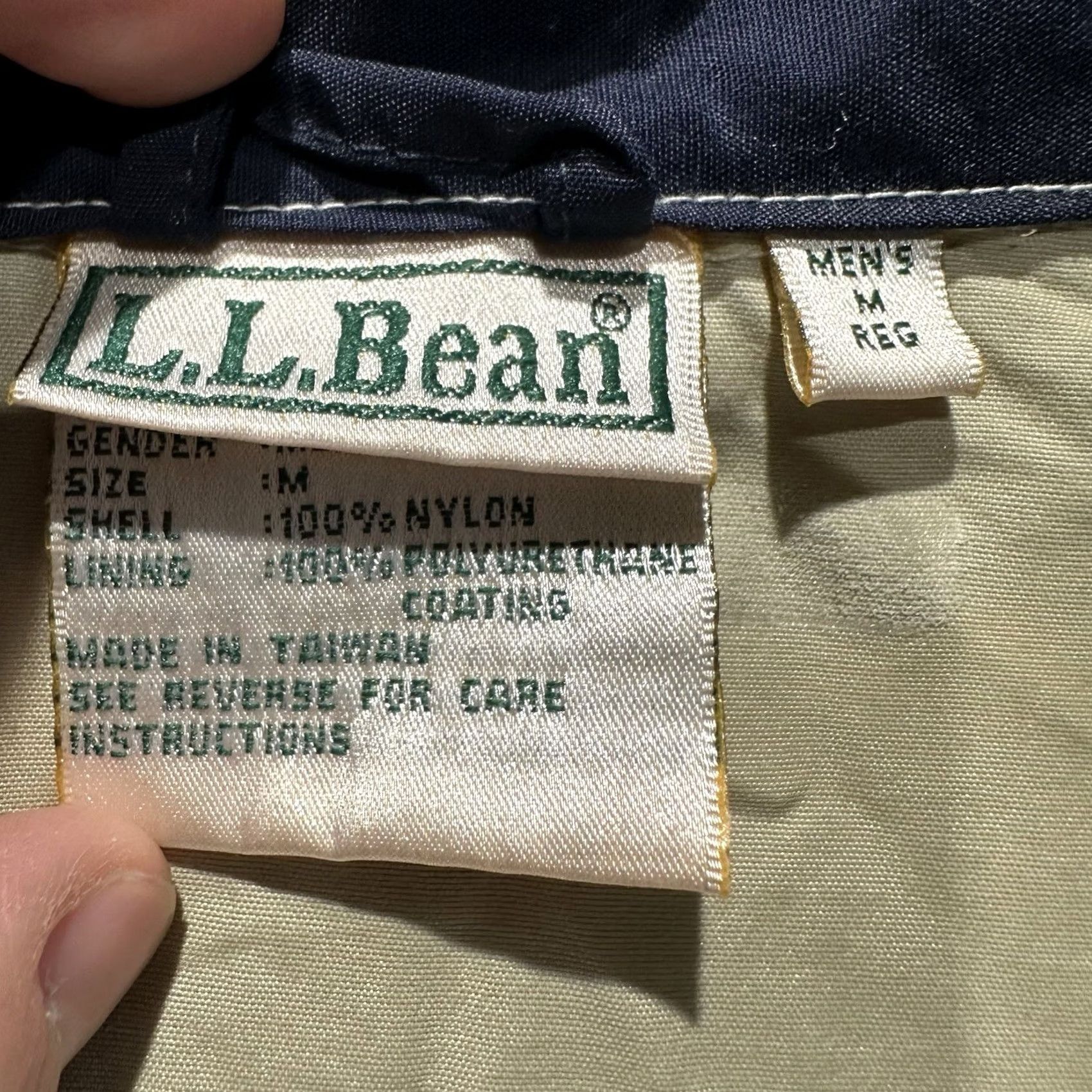 Vintage VINTAGE L.L. Bean Jacket Mens M Beige Windbreaker Hooded Full Zip 90s Windproof, All Seasons, Hiking, 90s, Regular Mens, Beige Jacket Size US M / EU 48-50 / 2 - 4 Thumbnail