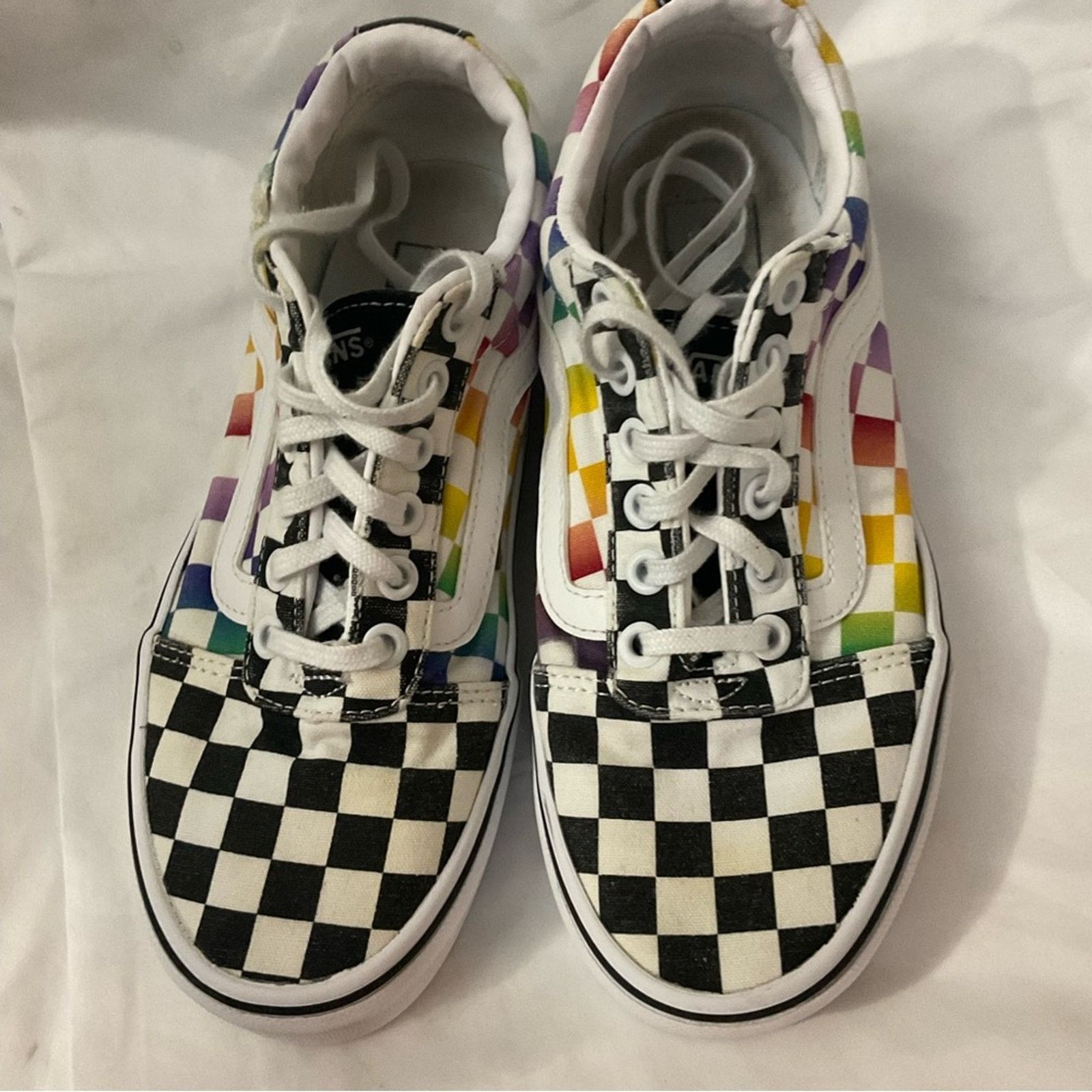 Vans Vans Ward Rainbow Checkerboard Low Top Lace Up Sneaker 6.5 Size US 6.5 / IT 36.5 - 1 Thumbnail
