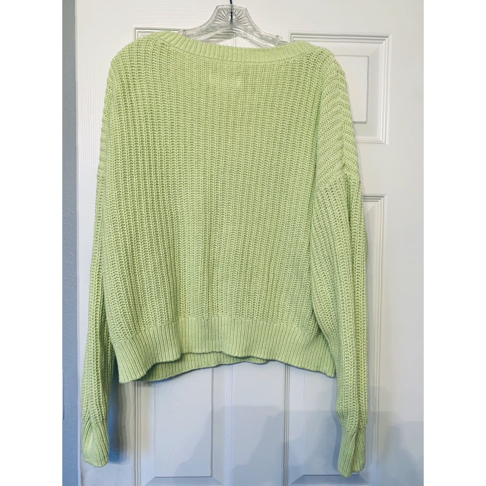 Victoria's Secret PINK Victoria's Secret Womens Large Neon Green Long Sleeve V Neck Knit Sweater Size L / US 10 / IT 46 - 3 Thumbnail