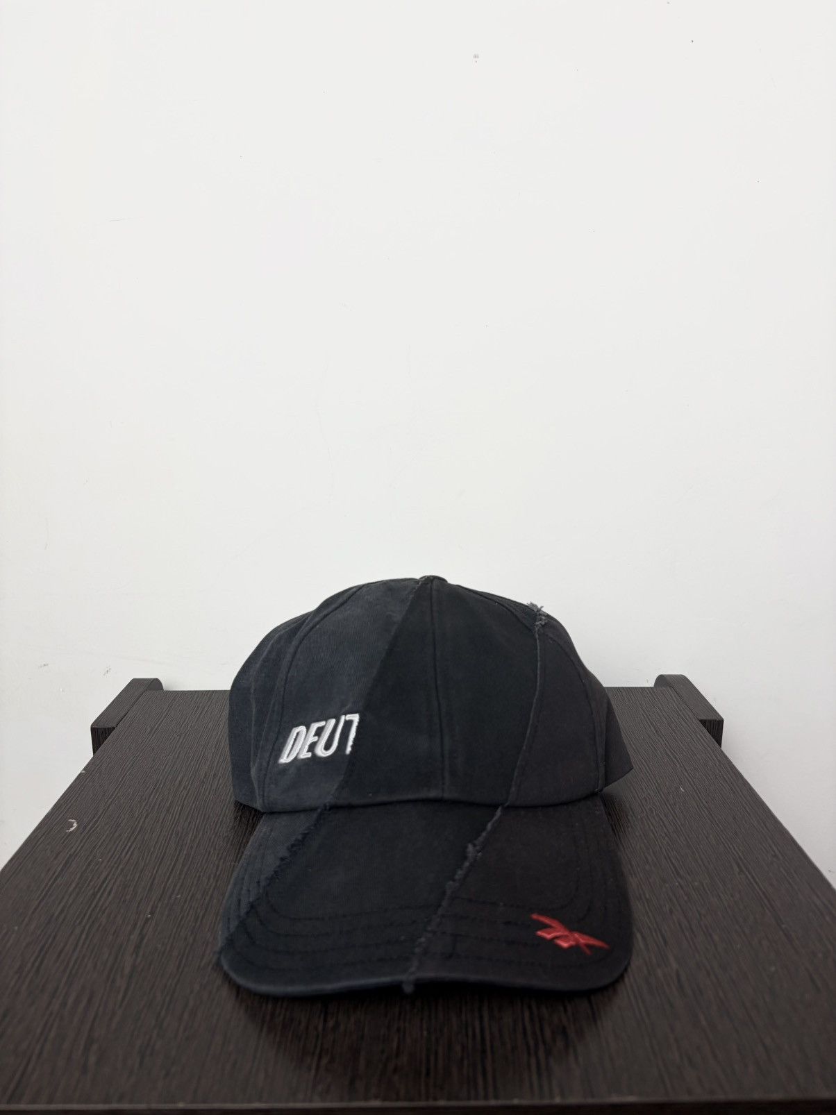 Vetements FREE TAX! AW17 Vetements Reebok Reconstructed Hat Size ONE SIZE - 2 Thumbnail