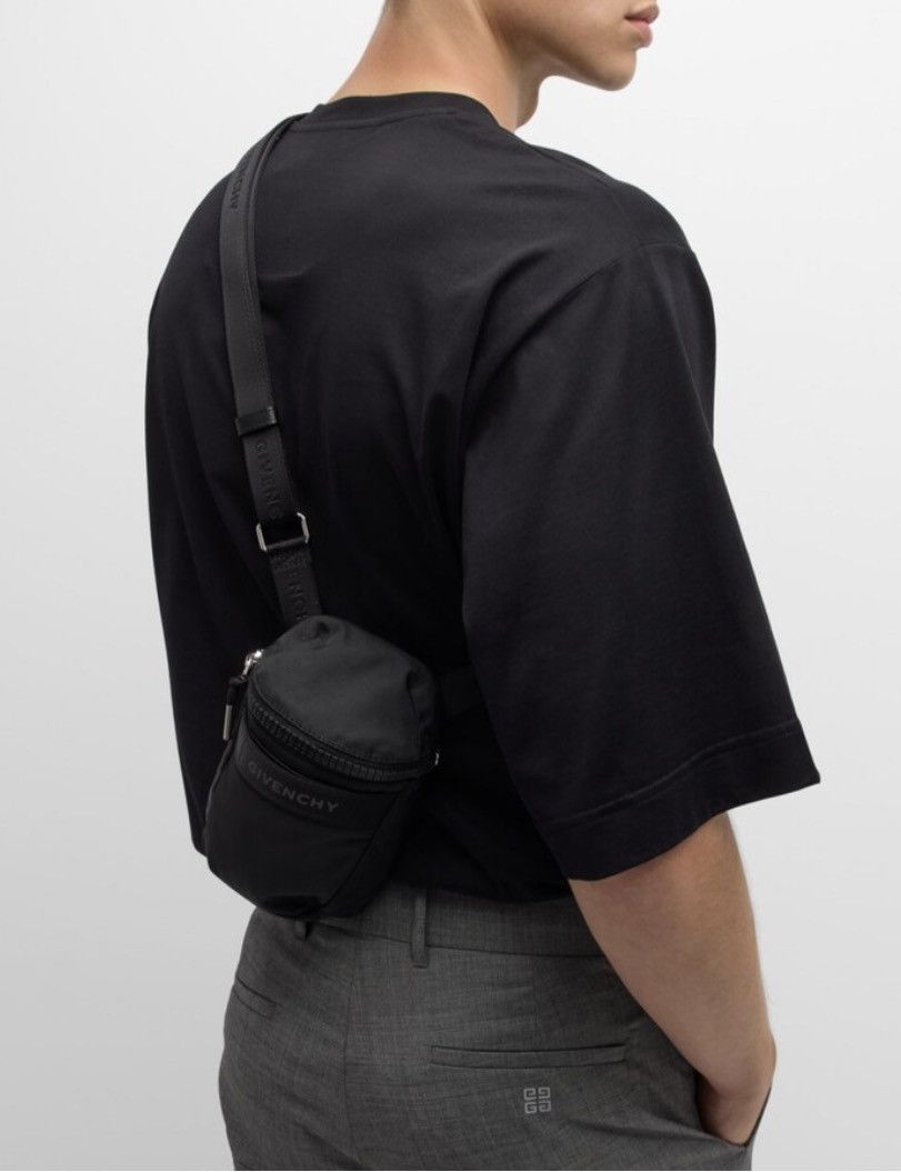 Givenchy Givenchy G-Trek Nylon Phone Pouch Size ONE SIZE - 3 Thumbnail