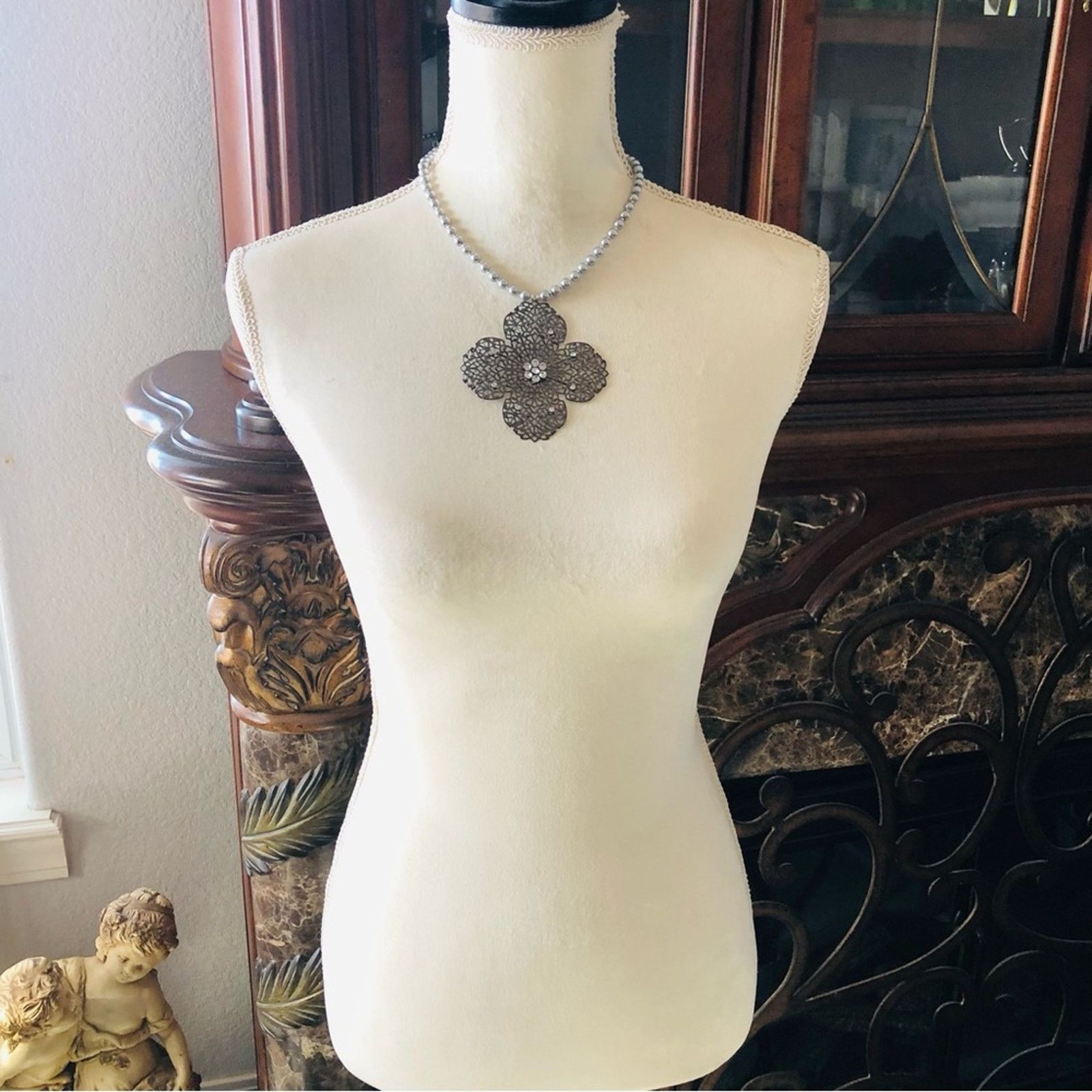 Handmade Handcrafted repurpose large filigree floral Pearl necklace Size ONE SIZE - 7 Thumbnail