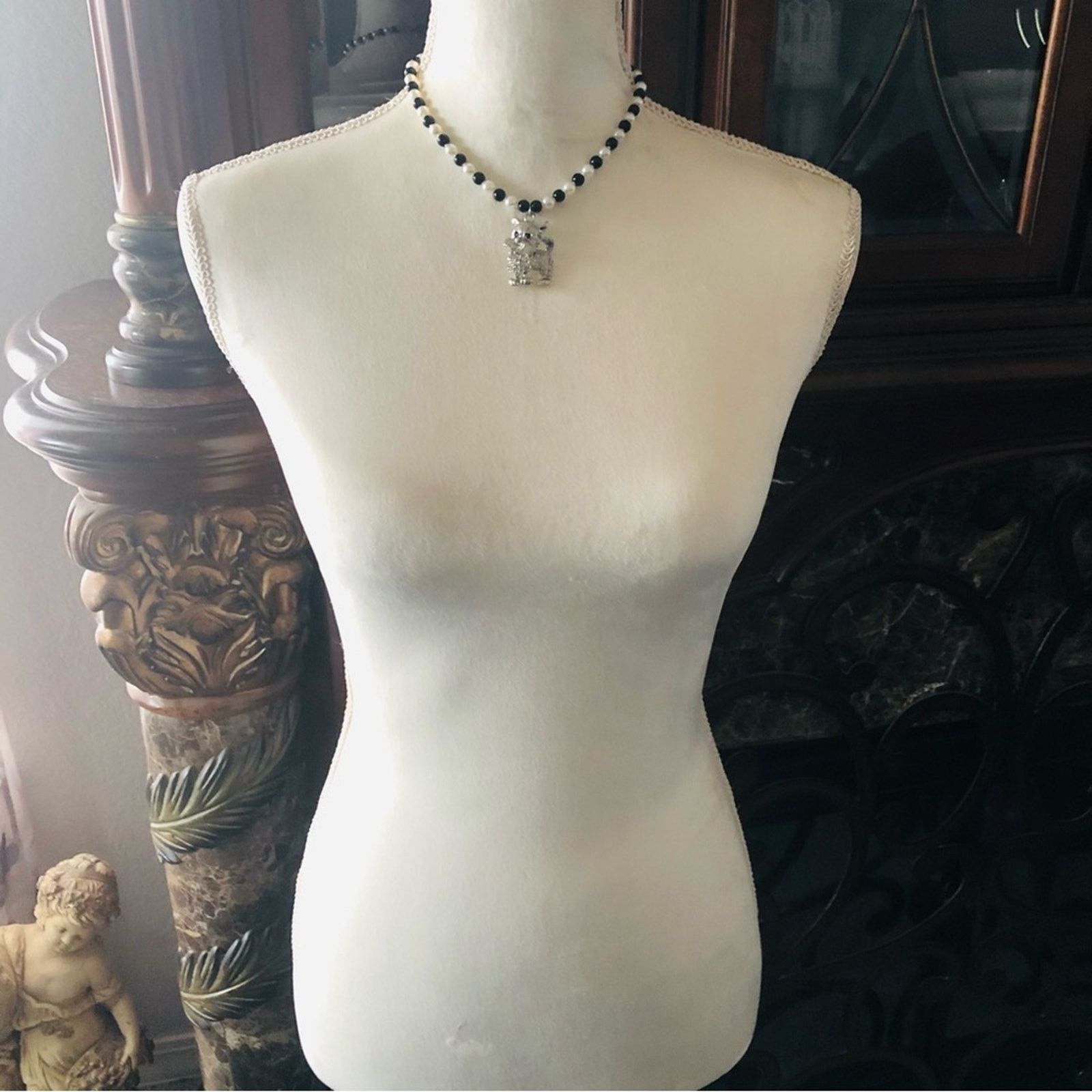 Handmade Handcrafted repurpose scotty dog pendant Pearl necklace Size ONE SIZE - 7 Thumbnail