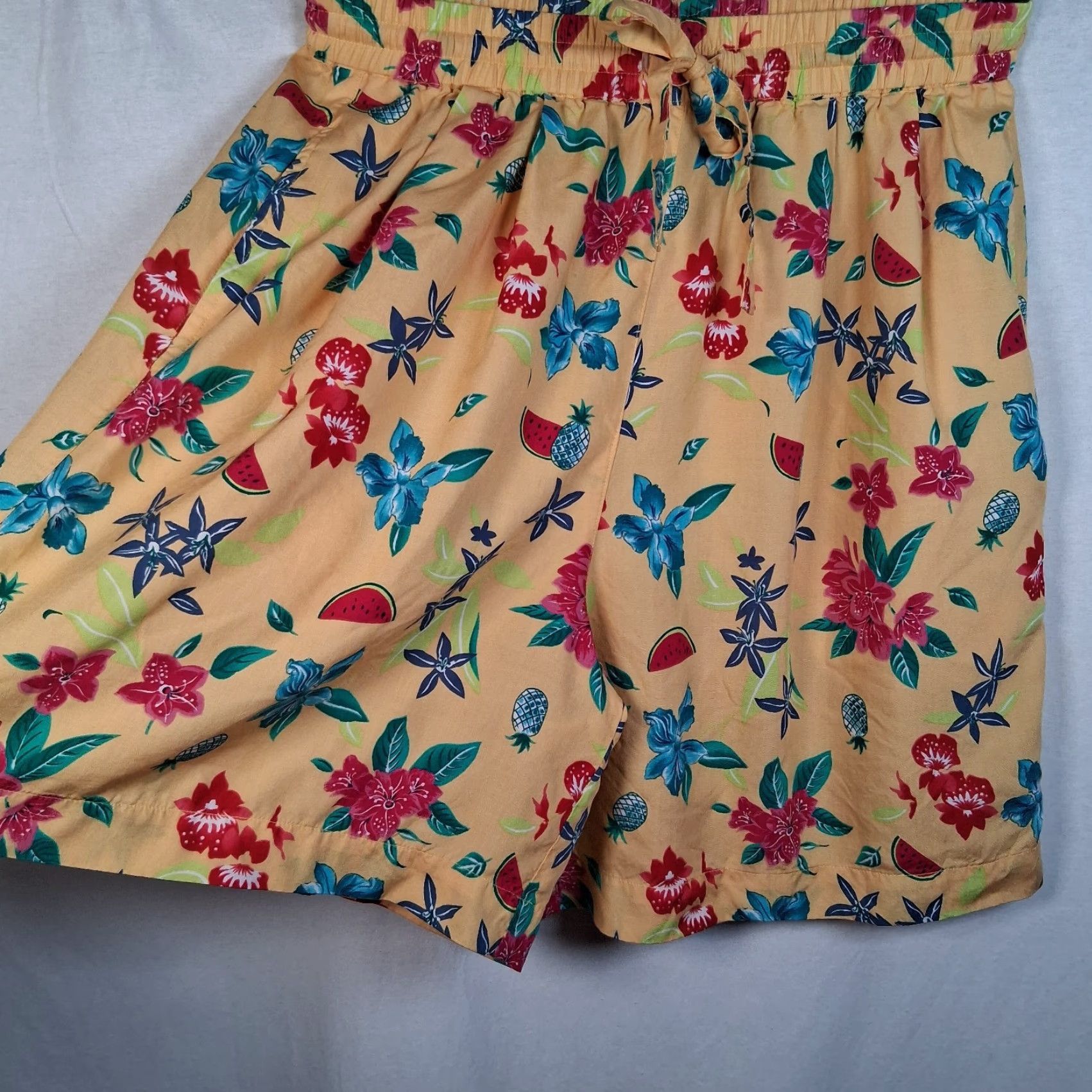 Vintage VINTAGE Liz Sport Rayon Shorts Women's M Yellow Floral Pineapple 90s Tropical Beachy Summer Linen? Size 32" / US 10 / IT 46 - 3 Thumbnail