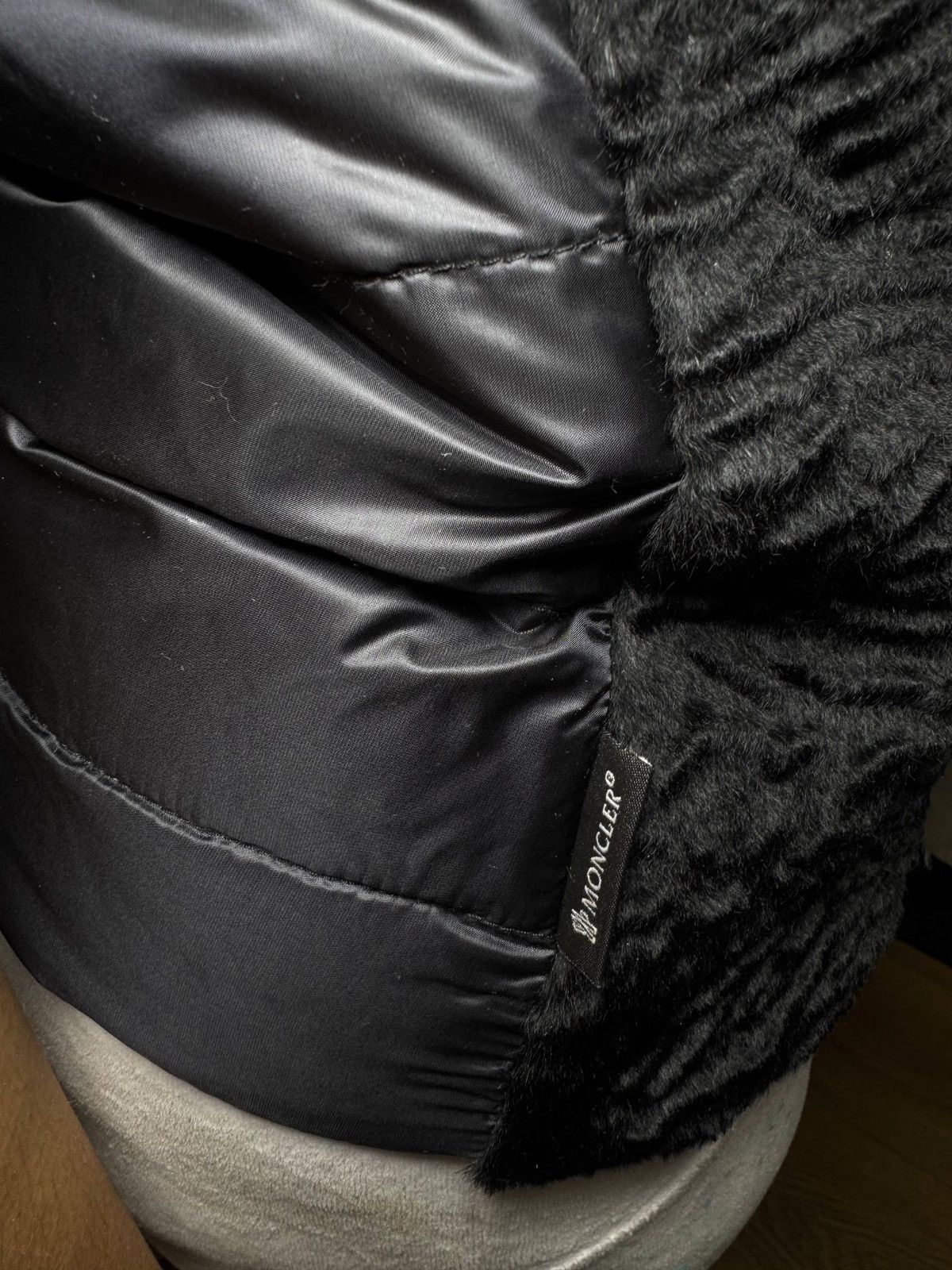 Moncler Women`s Moncler Black Textured Faux-Fur Vest Autentic Size L Size L / US 10 / IT 46 - 4 Thumbnail