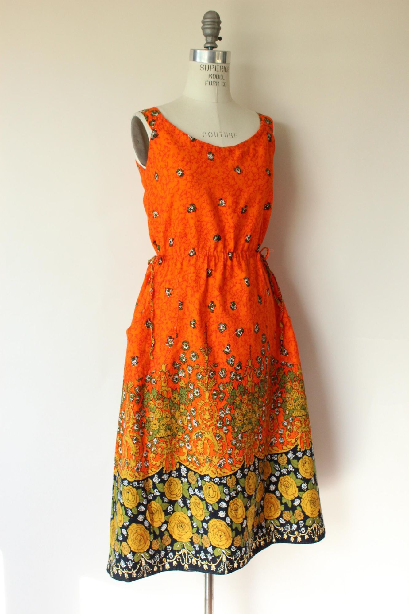 Vintage Vintage 1970s 1980s Dress with Pockets, Orange and Black Flo Size S / US 4 / IT 40 - 6 Thumbnail