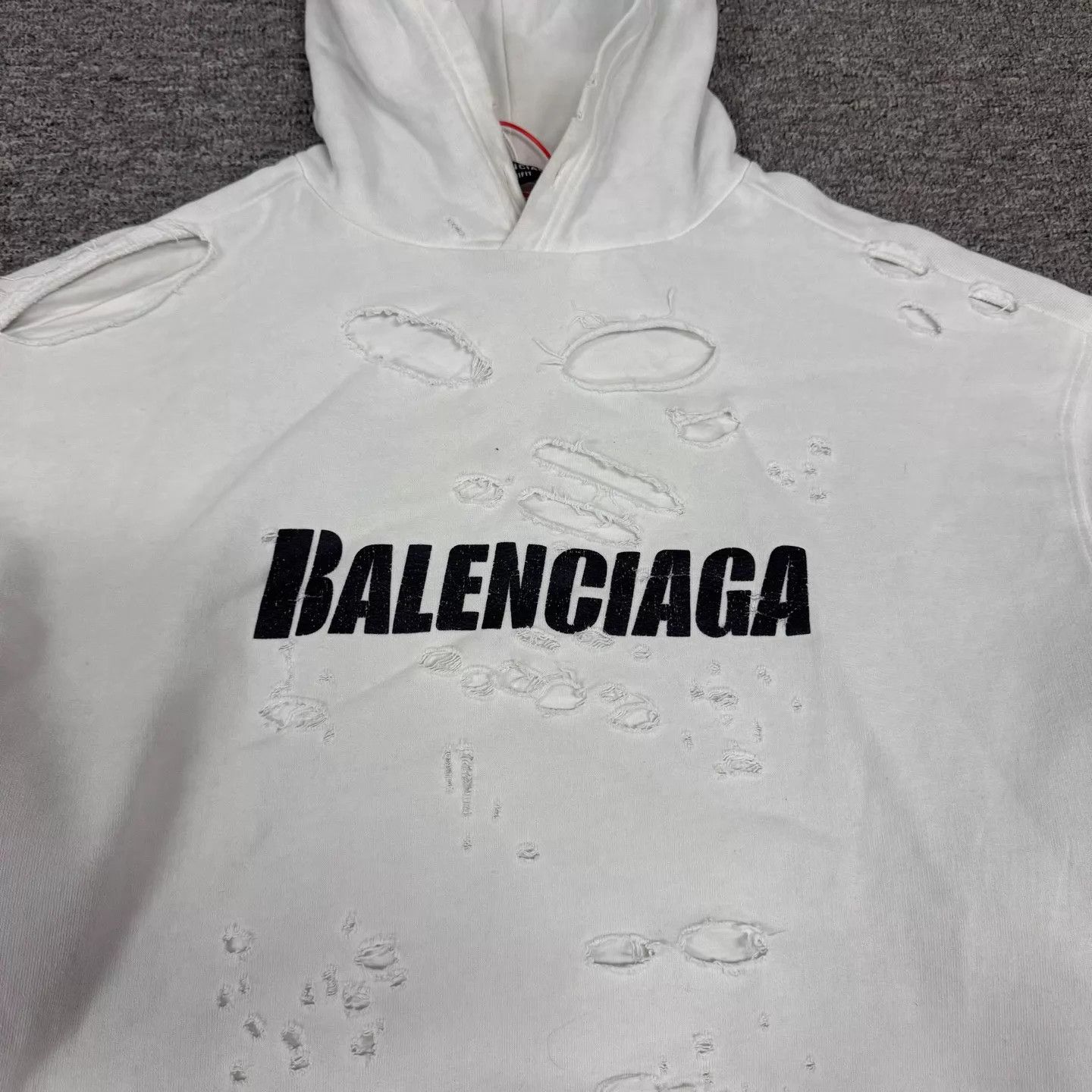 Balenciaga Balenciaga destroyed logo oversized XXS sweatshirt new Size US XXS / EU 40 - 4 Thumbnail